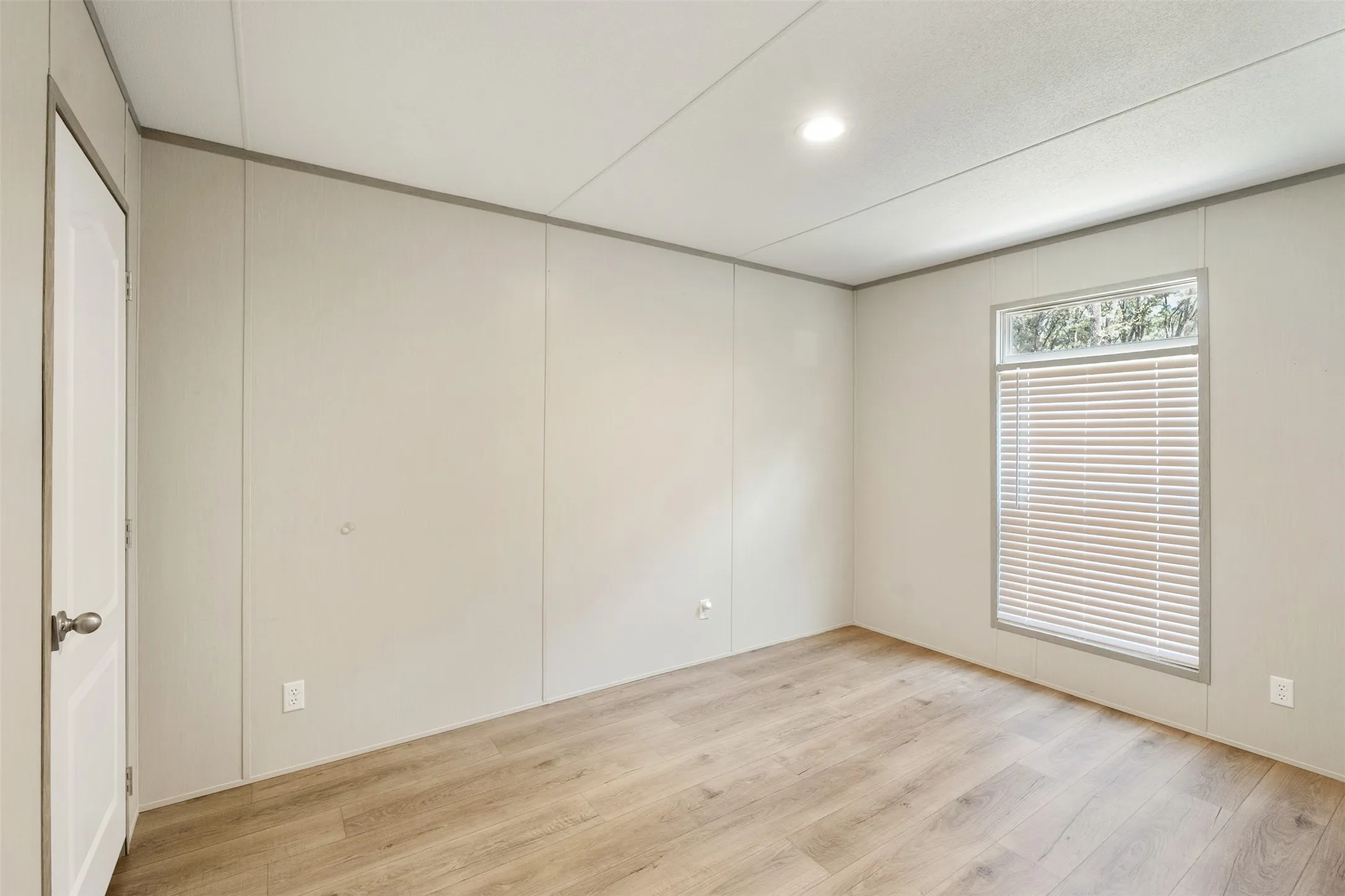 Mobile Home For Sale in Henderson County , 229 Forest Lane Drive B, Mabank, Texas 75156, 2 Bedroom, 2 Bathroom, Garage spaces, 1,088 Sqft, built in 2022, mls#21280350, Real Estate Agent in Mabank, Homes For Sale in Henderson county, Homes For Sale in Mabank, Realtor in Mabank Texas, Real Estate Brokerage Independent Realty Texas, Luminita Cordes Realtor
