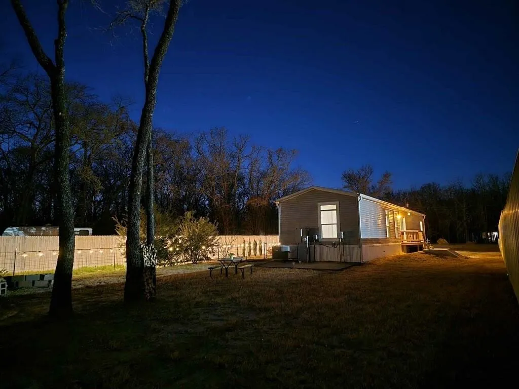 Mobile Home For Sale in Henderson County , 229 Forest Lane Drive B, Mabank, Texas 75156, 2 Bedroom, 2 Bathroom, Garage spaces, 1,088 Sqft, built in 2022, mls#21280350, Real Estate Agent in Mabank, Homes For Sale in Henderson county, Homes For Sale in Mabank, Realtor in Mabank Texas, Real Estate Brokerage Independent Realty Texas, Luminita Cordes Realtor