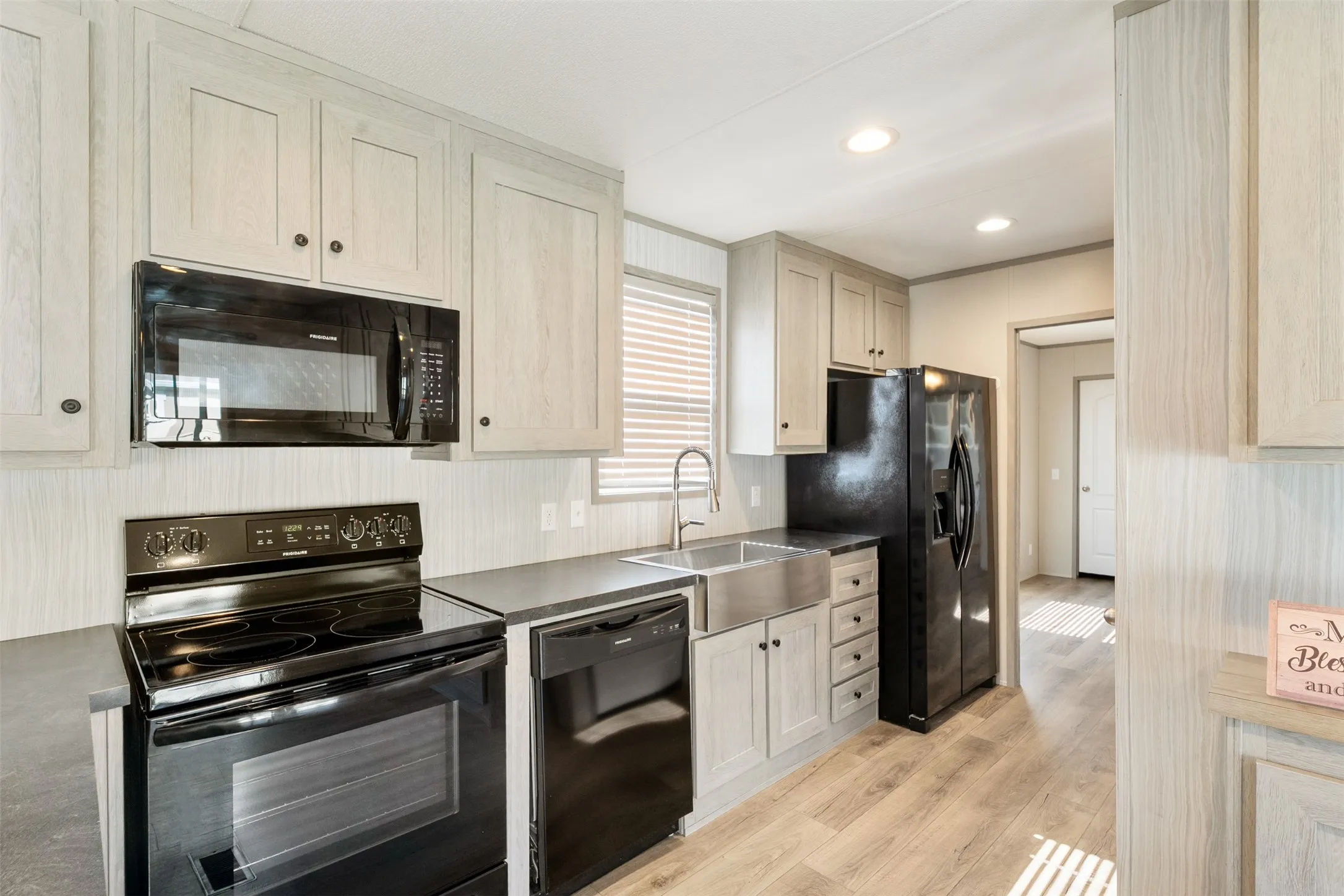 Mobile Home For Sale in Henderson County , 229 Forest Lane Drive B, Mabank, Texas 75156, 2 Bedroom, 2 Bathroom, Garage spaces, 1,088 Sqft, built in 2022, mls#21280350, Real Estate Agent in Mabank, Homes For Sale in Henderson county, Homes For Sale in Mabank, Realtor in Mabank Texas, Real Estate Brokerage Independent Realty Texas, Luminita Cordes Realtor