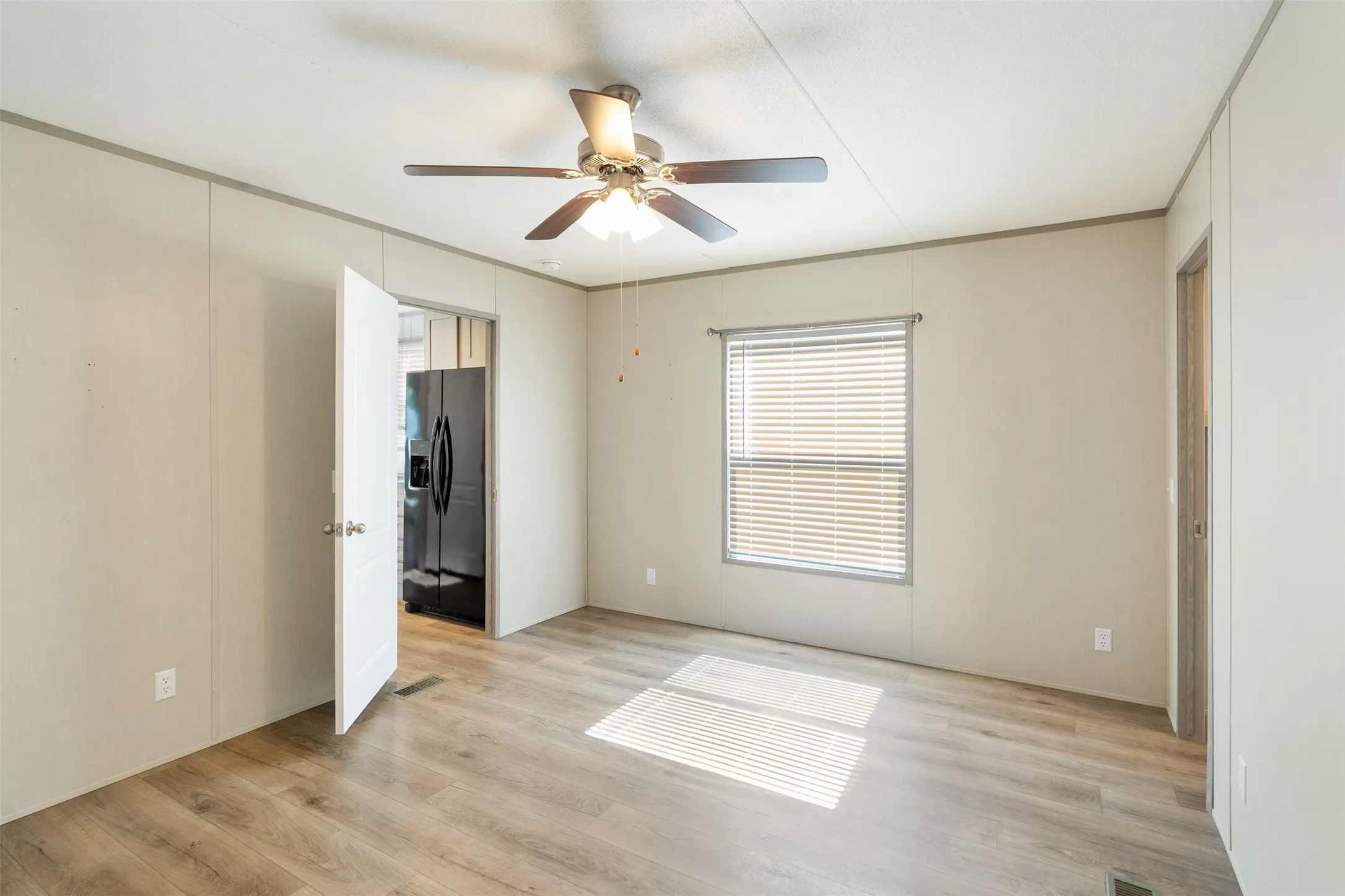 Mobile Home For Sale in Henderson County , 229 Forest Lane Drive B, Mabank, Texas 75156, 2 Bedroom, 2 Bathroom, Garage spaces, 1,088 Sqft, built in 2022, mls#21280350, Real Estate Agent in Mabank, Homes For Sale in Henderson county, Homes For Sale in Mabank, Realtor in Mabank Texas, Real Estate Brokerage Independent Realty Texas, Luminita Cordes Realtor