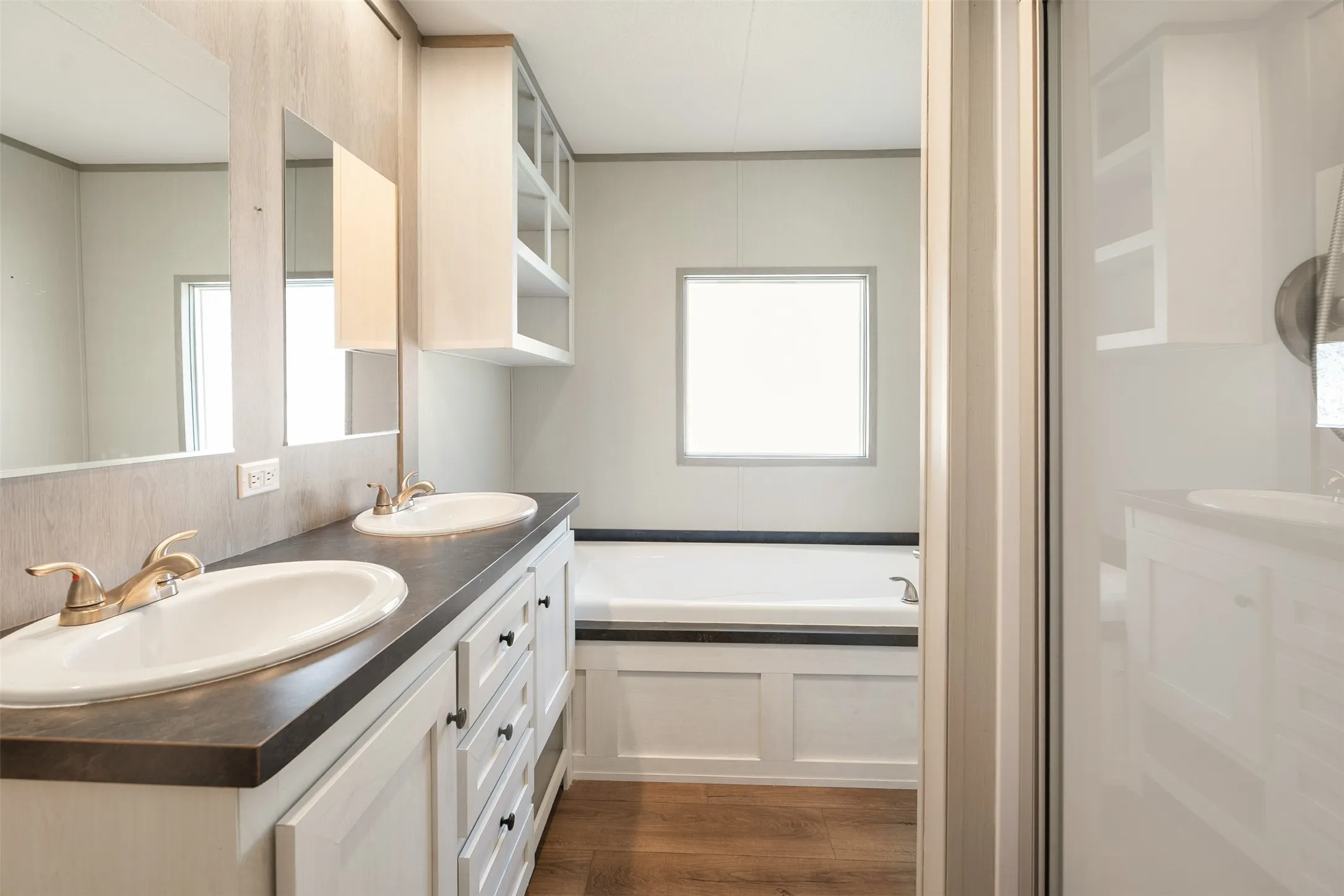 Mobile Home For Sale in Henderson County , 229 Forest Lane Drive B, Mabank, Texas 75156, 2 Bedroom, 2 Bathroom, Garage spaces, 1,088 Sqft, built in 2022, mls#21280350, Real Estate Agent in Mabank, Homes For Sale in Henderson county, Homes For Sale in Mabank, Realtor in Mabank Texas, Real Estate Brokerage Independent Realty Texas, Luminita Cordes Realtor
