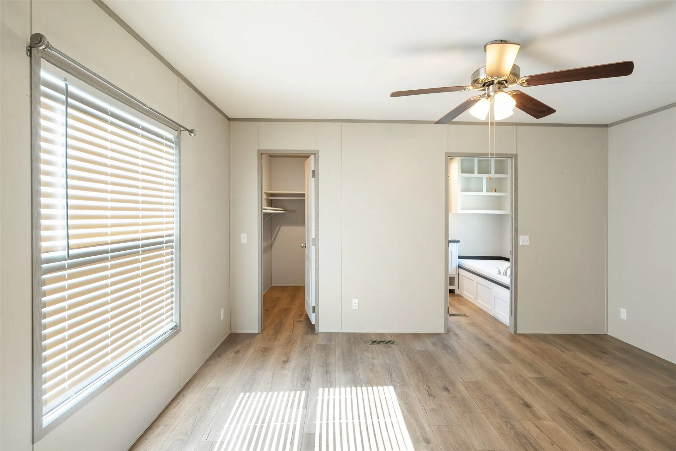 Mobile Home For Sale in Henderson County , 229 Forest Lane Drive B, Mabank, Texas 75156, 2 Bedroom, 2 Bathroom, Garage spaces, 1,088 Sqft, built in 2022, mls#21280350, Real Estate Agent in Mabank, Homes For Sale in Henderson county, Homes For Sale in Mabank, Realtor in Mabank Texas, Real Estate Brokerage Independent Realty Texas, Luminita Cordes Realtor