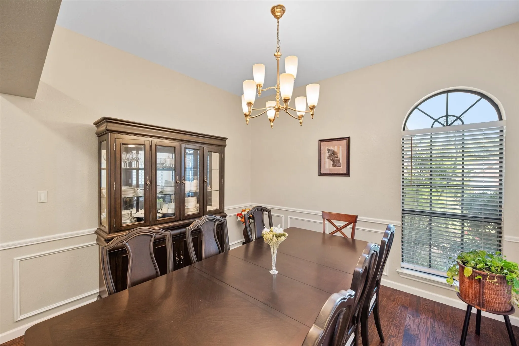 Single Family Residence For Sale in Tarrant County , 4137 Mapleridge Drive, Grapevine, Texas 76051, 3 Bedroom, 2 Bathroom, 2 Garage spaces, 2,142 Sqft, built in 1987, mls#21285342, Real Estate Agent in Grapevine, Homes For Sale in Tarrant county, Homes For Sale in Grapevine, Realtor in Grapevine Texas, Real Estate Brokerage Independent Realty Texas, Luminita Cordes Realtor