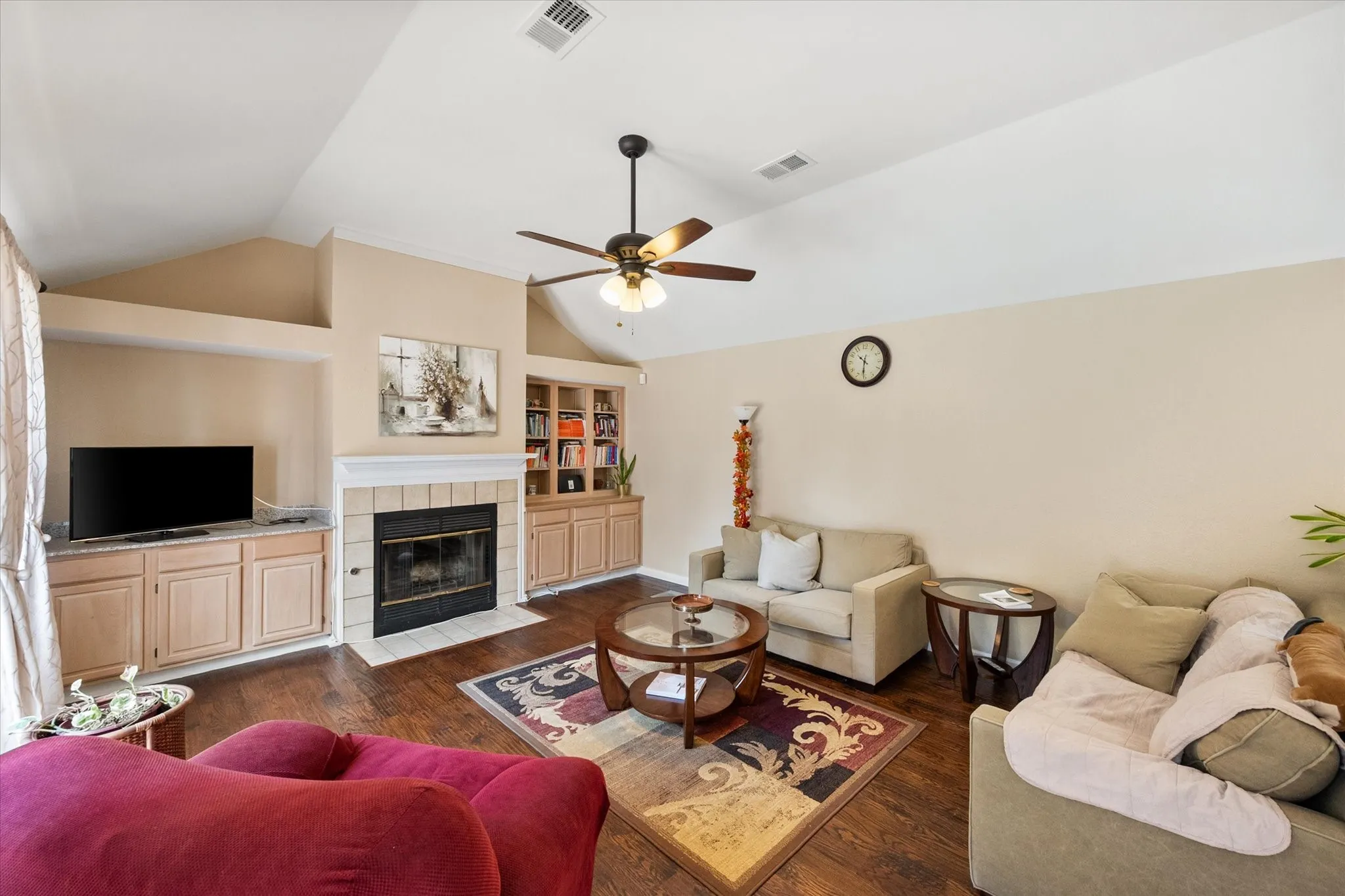 Single Family Residence For Sale in Tarrant County , 4137 Mapleridge Drive, Grapevine, Texas 76051, 3 Bedroom, 2 Bathroom, 2 Garage spaces, 2,142 Sqft, built in 1987, mls#21285342, Real Estate Agent in Grapevine, Homes For Sale in Tarrant county, Homes For Sale in Grapevine, Realtor in Grapevine Texas, Real Estate Brokerage Independent Realty Texas, Luminita Cordes Realtor