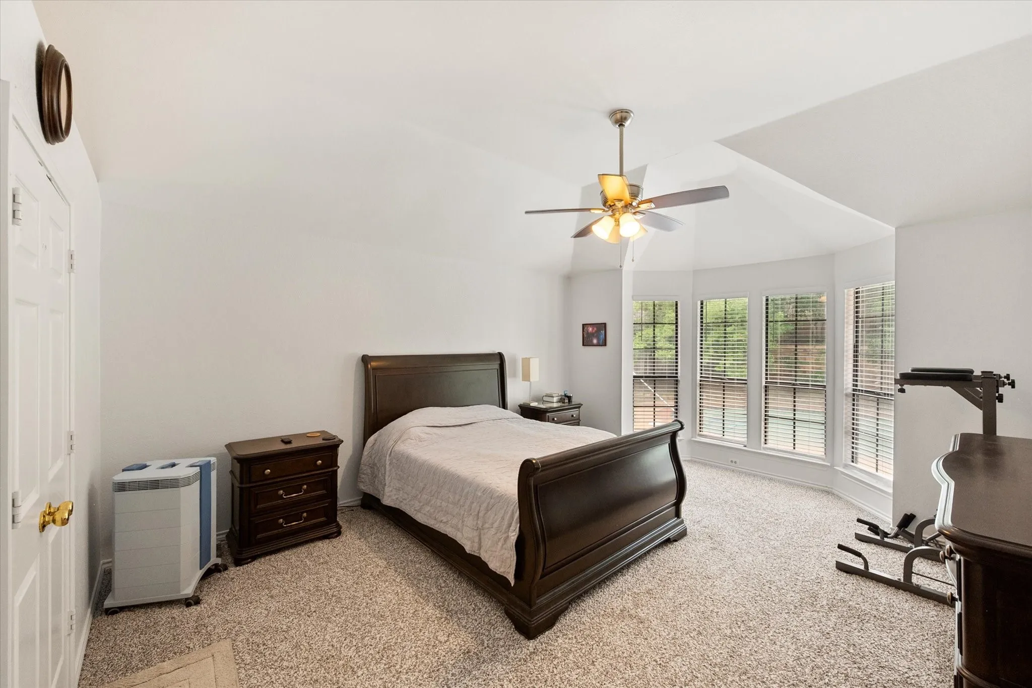 Single Family Residence For Sale in Tarrant County , 4137 Mapleridge Drive, Grapevine, Texas 76051, 3 Bedroom, 2 Bathroom, 2 Garage spaces, 2,142 Sqft, built in 1987, mls#21285342, Real Estate Agent in Grapevine, Homes For Sale in Tarrant county, Homes For Sale in Grapevine, Realtor in Grapevine Texas, Real Estate Brokerage Independent Realty Texas, Luminita Cordes Realtor