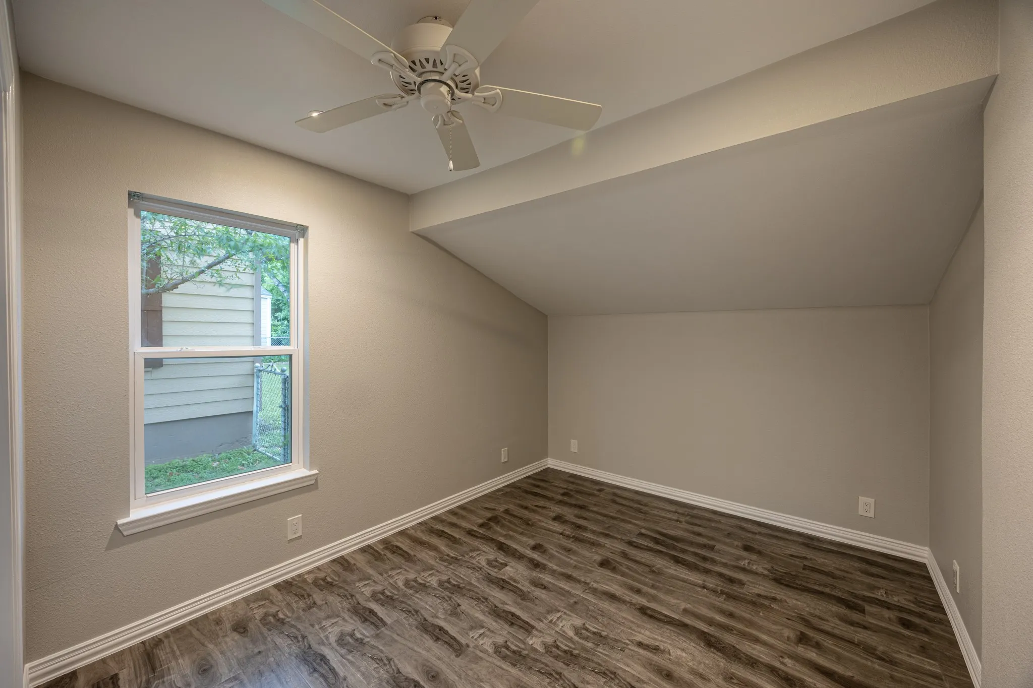 Single Family Residence For Sale in Tarrant County , 4324 Geddes Avenue, Fort Worth, Texas 76107, 2 Bedrooms, 2 Bathrooms, Garage spaces, 750 Sqft, built in 1942, Price $299,000, mls#21286094, Real Estate Agent in Fort Worth, Homes For Sale in Tarrant county, Homes For Sale in Fort Worth, Realtor in Fort Worth Texas, Real Estate Brokerage Independent Realty Texas, Luminita Cordes Realtor