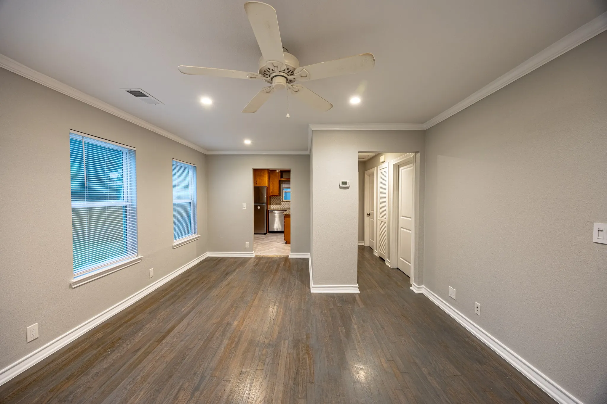 Single Family Residence For Sale in Tarrant County , 4324 Geddes Avenue, Fort Worth, Texas 76107, 2 Bedrooms, 2 Bathrooms, Garage spaces, 750 Sqft, built in 1942, Price $299,000, mls#21286094, Real Estate Agent in Fort Worth, Homes For Sale in Tarrant county, Homes For Sale in Fort Worth, Realtor in Fort Worth Texas, Real Estate Brokerage Independent Realty Texas, Luminita Cordes Realtor