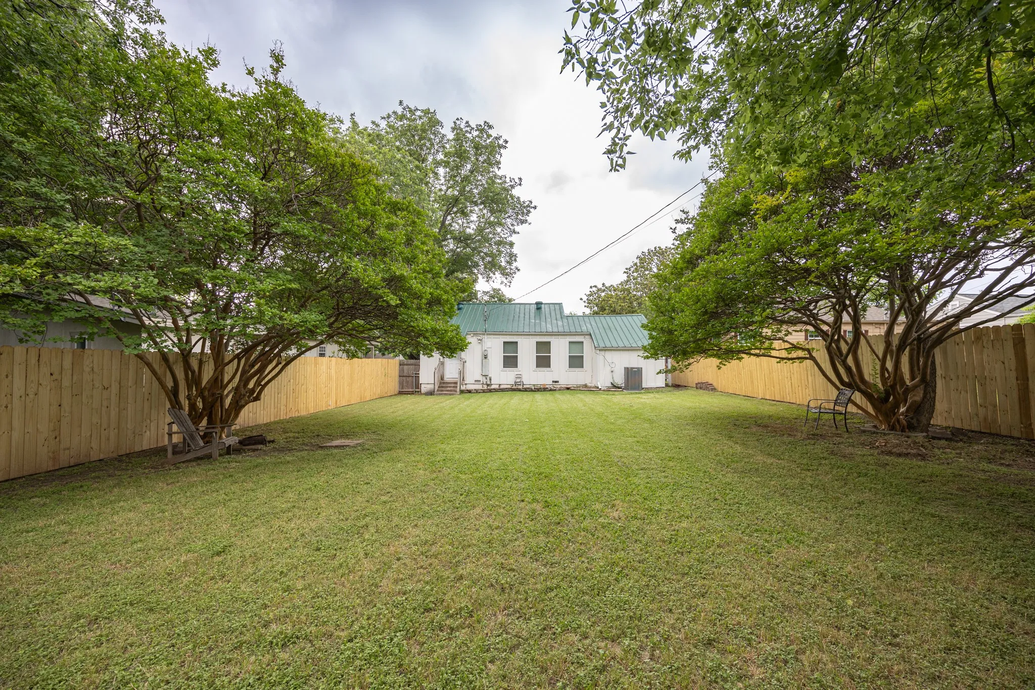 Single Family Residence For Sale in Tarrant County , 4324 Geddes Avenue, Fort Worth, Texas 76107, 2 Bedrooms, 2 Bathrooms, Garage spaces, 750 Sqft, built in 1942, Price $299,000, mls#21286094, Real Estate Agent in Fort Worth, Homes For Sale in Tarrant county, Homes For Sale in Fort Worth, Realtor in Fort Worth Texas, Real Estate Brokerage Independent Realty Texas, Luminita Cordes Realtor