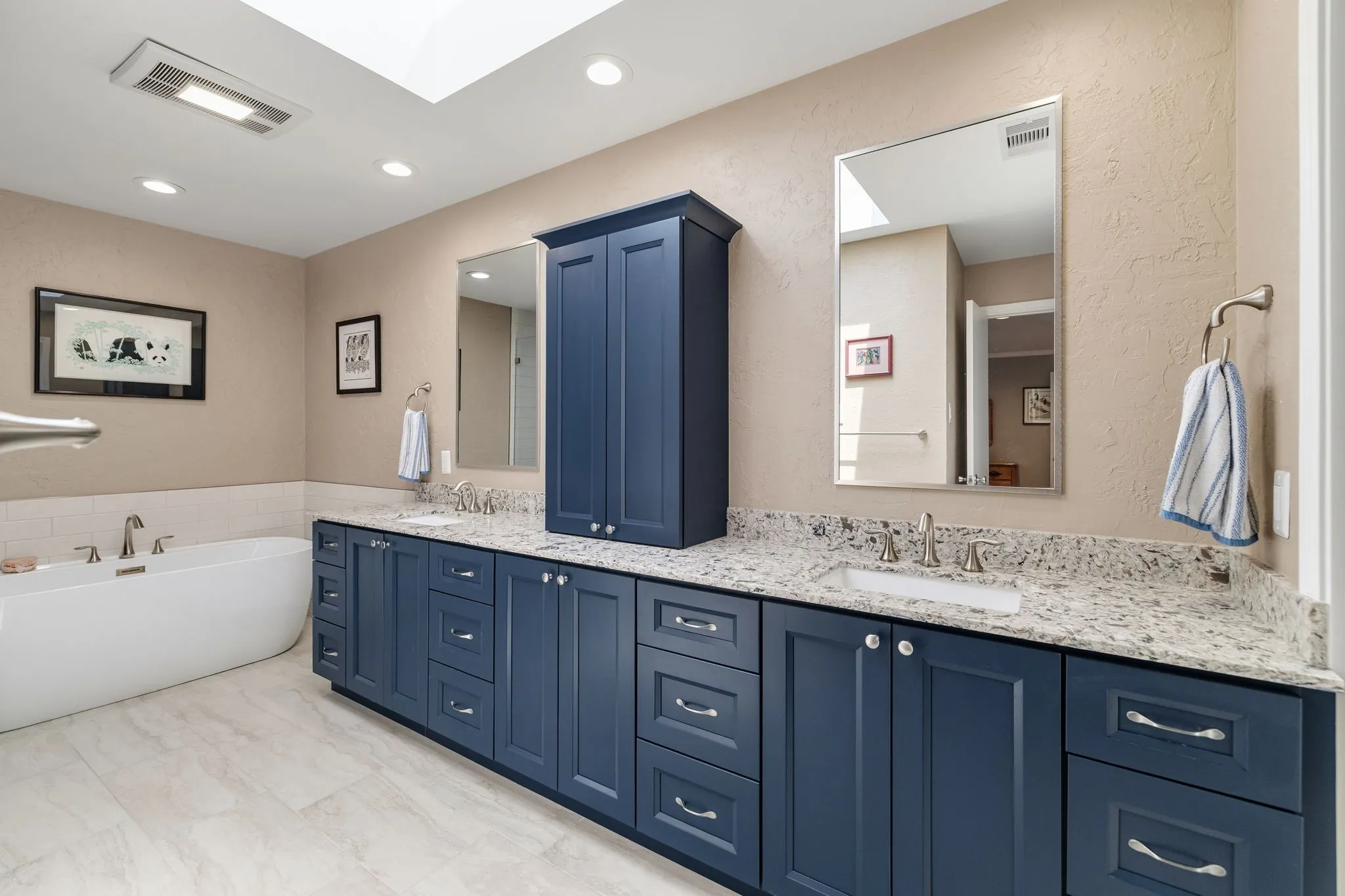 Single Family Residence For Sale in Collin County , 5812 Gallant Fox Lane, Plano, Texas 75093, 4 Bedroom, 4 Bathroom, 2 Garage spaces, 3,120 Sqft, built in 1982, mls#21282975, Real Estate Agent in Plano, Homes For Sale in Collin county, Homes For Sale in Plano, Realtor in Plano Texas, Real Estate Brokerage Independent Realty Texas, Luminita Cordes Realtor