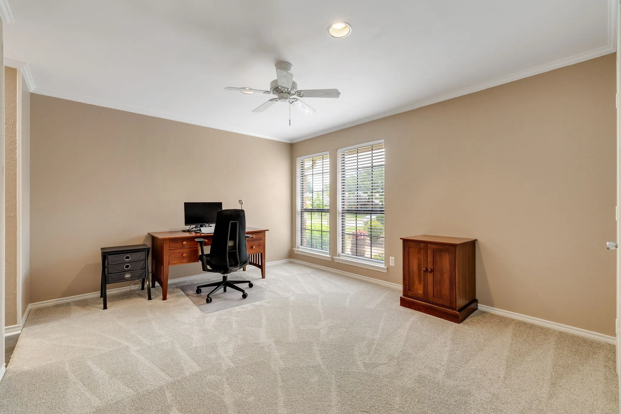 Single Family Residence For Sale in Collin County , 5812 Gallant Fox Lane, Plano, Texas 75093, 4 Bedroom, 4 Bathroom, 2 Garage spaces, 3,120 Sqft, built in 1982, mls#21282975, Real Estate Agent in Plano, Homes For Sale in Collin county, Homes For Sale in Plano, Realtor in Plano Texas, Real Estate Brokerage Independent Realty Texas, Luminita Cordes Realtor