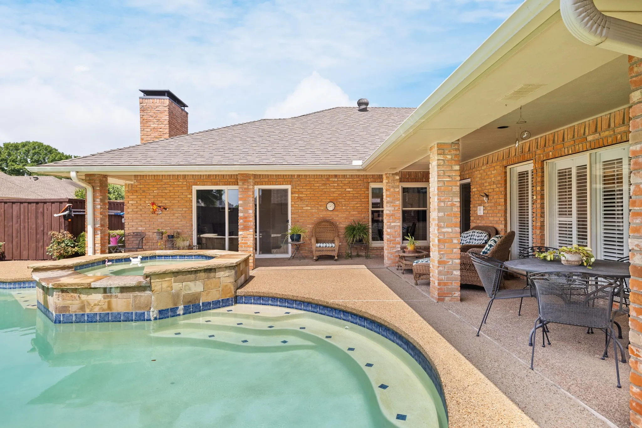 Single Family Residence For Sale in Collin County , 5812 Gallant Fox Lane, Plano, Texas 75093, 4 Bedroom, 4 Bathroom, 2 Garage spaces, 3,120 Sqft, built in 1982, mls#21282975, Real Estate Agent in Plano, Homes For Sale in Collin county, Homes For Sale in Plano, Realtor in Plano Texas, Real Estate Brokerage Independent Realty Texas, Luminita Cordes Realtor