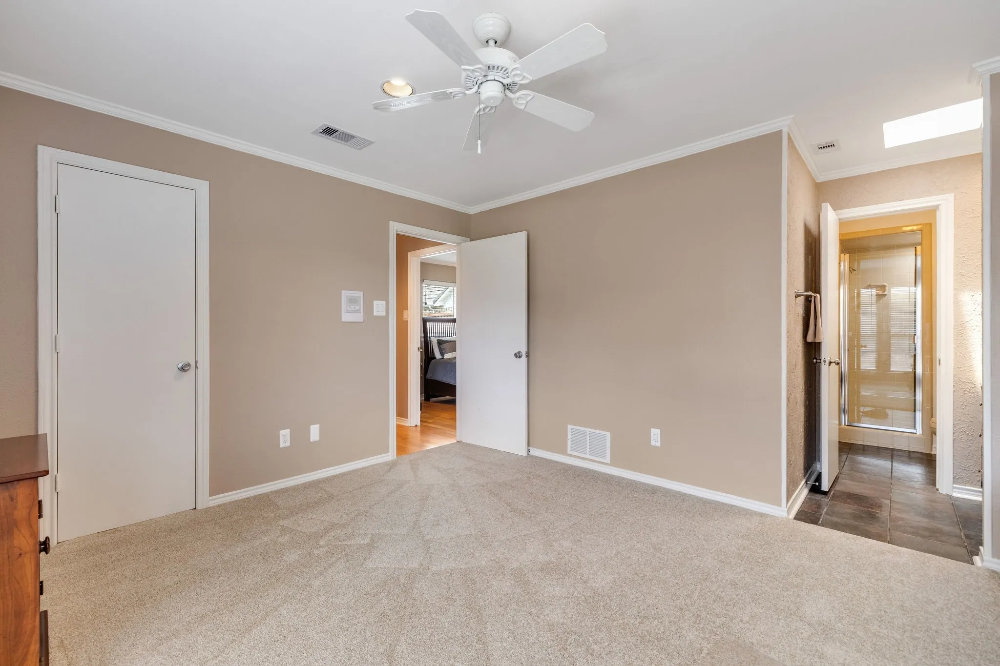 Single Family Residence For Sale in Collin County , 5812 Gallant Fox Lane, Plano, Texas 75093, 4 Bedroom, 4 Bathroom, 2 Garage spaces, 3,120 Sqft, built in 1982, mls#21282975, Real Estate Agent in Plano, Homes For Sale in Collin county, Homes For Sale in Plano, Realtor in Plano Texas, Real Estate Brokerage Independent Realty Texas, Luminita Cordes Realtor