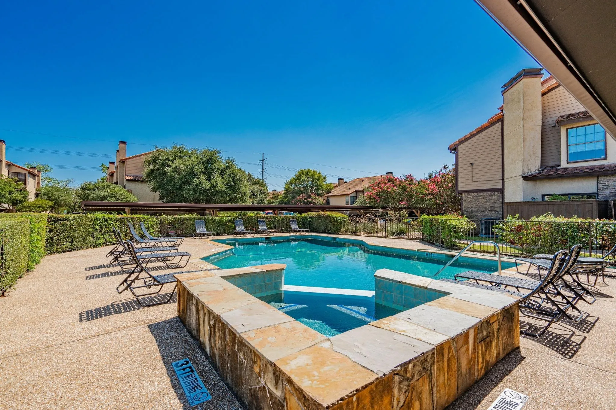 Condominium For Sale in Dallas County , 4800 Northway Drive 2C, Dallas, Texas 75206, 2 Bedroom, 2 Bathroom, Garage spaces, 1,018 Sqft, built in 1981, mls#21286100, Real Estate Agent in Dallas, Homes For Sale in Dallas county, Homes For Sale in Dallas, Realtor in Dallas Texas, Real Estate Brokerage Independent Realty Texas, Luminita Cordes Realtor