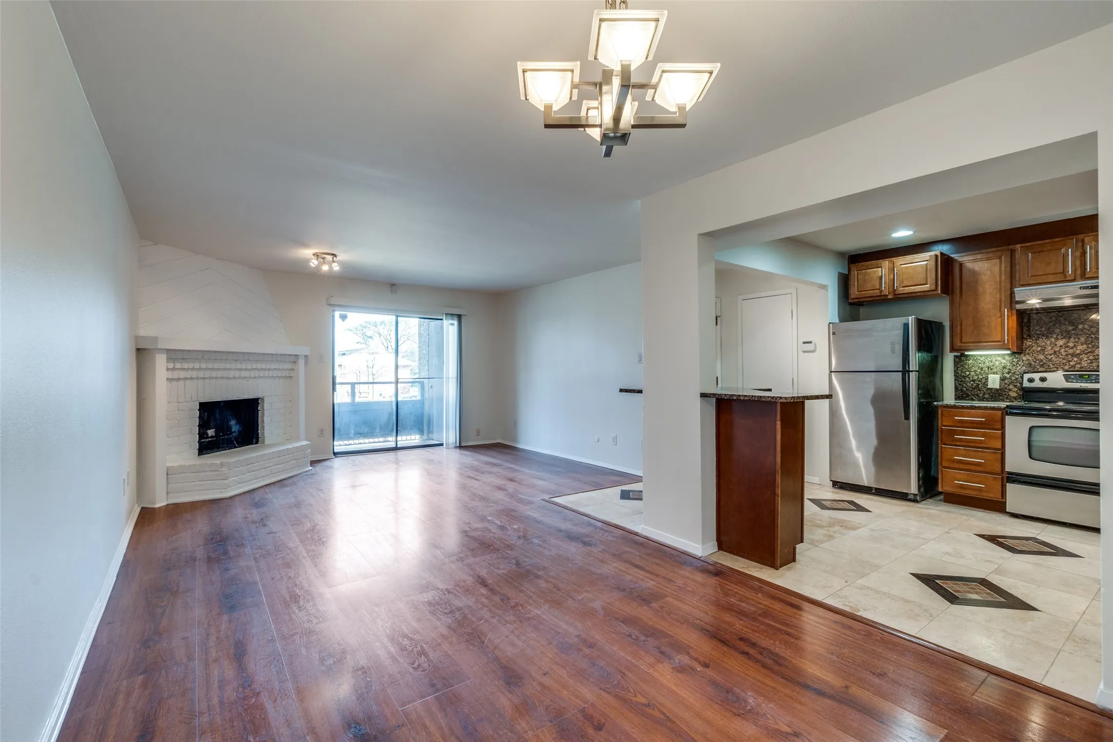Condominium For Sale in Dallas County , 4800 Northway Drive 2C, Dallas, Texas 75206, 2 Bedroom, 2 Bathroom, Garage spaces, 1,018 Sqft, built in 1981, mls#21286100, Real Estate Agent in Dallas, Homes For Sale in Dallas county, Homes For Sale in Dallas, Realtor in Dallas Texas, Real Estate Brokerage Independent Realty Texas, Luminita Cordes Realtor