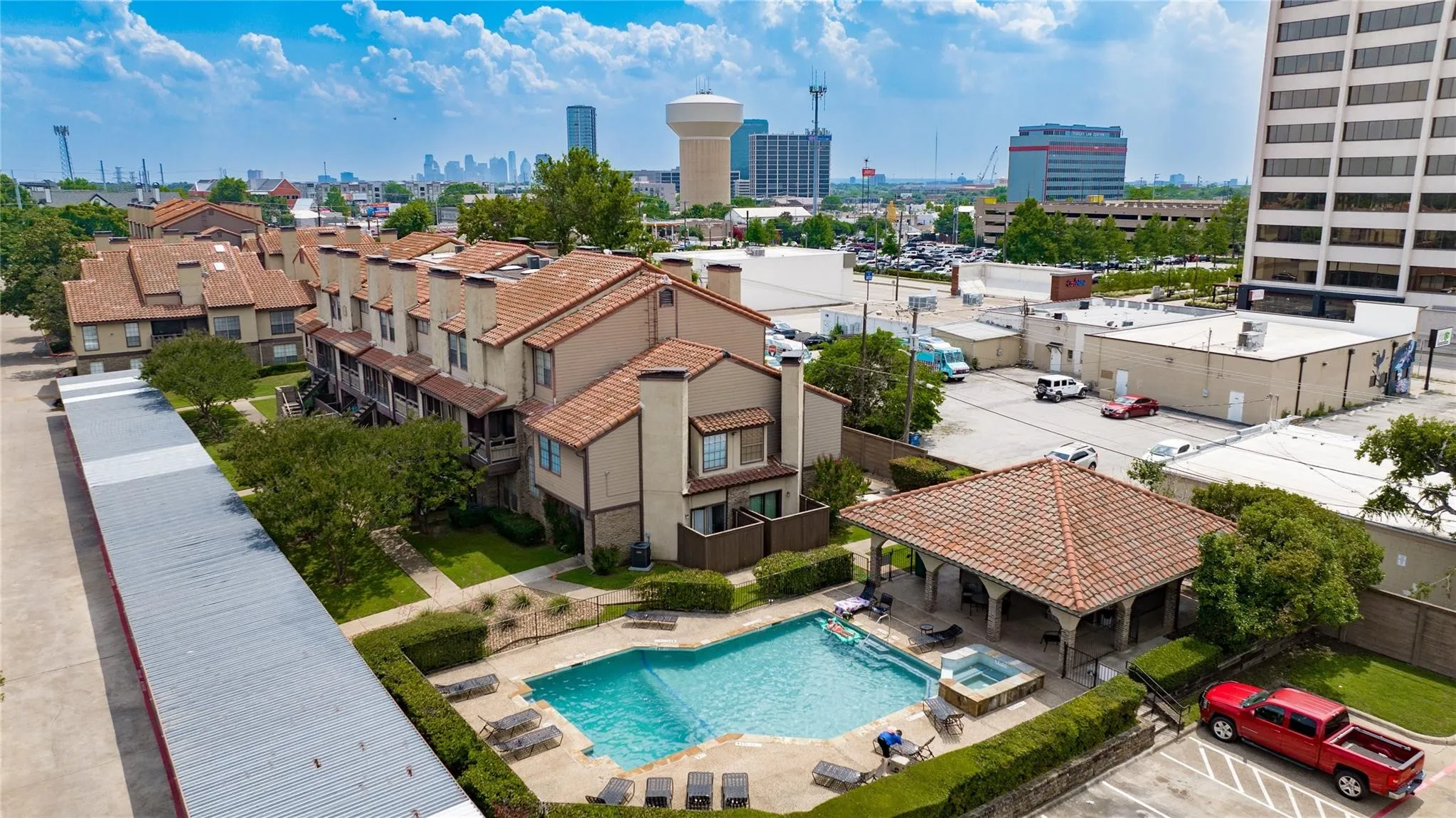 Condominium For Sale in Dallas County , 4800 Northway Drive 2C, Dallas, Texas 75206, 2 Bedroom, 2 Bathroom, Garage spaces, 1,018 Sqft, built in 1981, mls#21286100, Real Estate Agent in Dallas, Homes For Sale in Dallas county, Homes For Sale in Dallas, Realtor in Dallas Texas, Real Estate Brokerage Independent Realty Texas, Luminita Cordes Realtor