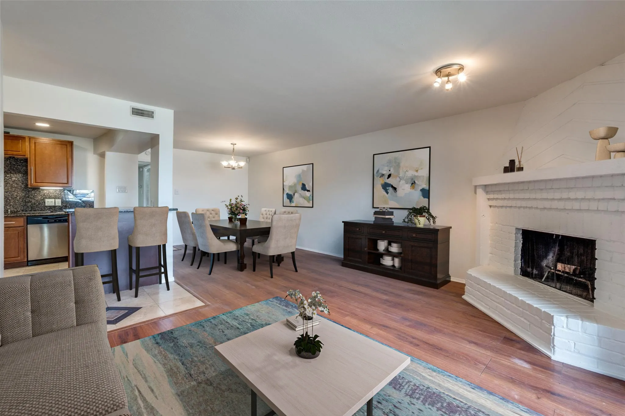 Condominium For Sale in Dallas County , 4800 Northway Drive 2C, Dallas, Texas 75206, 2 Bedroom, 2 Bathroom, Garage spaces, 1,018 Sqft, built in 1981, mls#21286100, Real Estate Agent in Dallas, Homes For Sale in Dallas county, Homes For Sale in Dallas, Realtor in Dallas Texas, Real Estate Brokerage Independent Realty Texas, Luminita Cordes Realtor