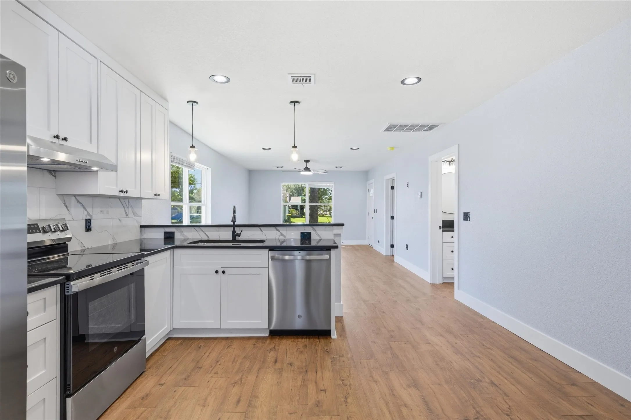 Single Family Residence For Sale in Robertson County , 204 S Anderson Street, Bremond, Texas 76629, 3 Bedroom, 2 Bathroom, Garage spaces, 1,204 Sqft, built in 2024, mls#21286102, Real Estate Agent in Bremond, Homes For Sale in Robertson county, Homes For Sale in Bremond, Realtor in Bremond Texas, Real Estate Brokerage Independent Realty Texas, Luminita Cordes Realtor