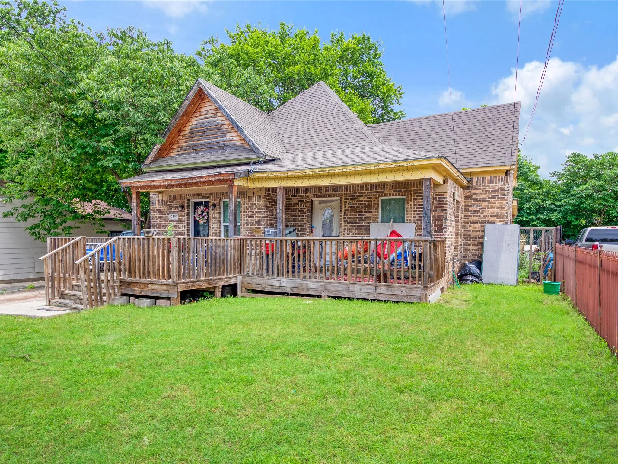 Single Family Residence For Sale in Dallas County , 2522 Wilhurt Avenue, Dallas, Texas 75216, 4 Bedroom, 2 Bathroom, Garage spaces, 1,244 Sqft, built in 1940, mls#21286065, Real Estate Agent in Dallas, Homes For Sale in Dallas county, Homes For Sale in Dallas, Realtor in Dallas Texas, Real Estate Brokerage Independent Realty Texas, Luminita Cordes Realtor