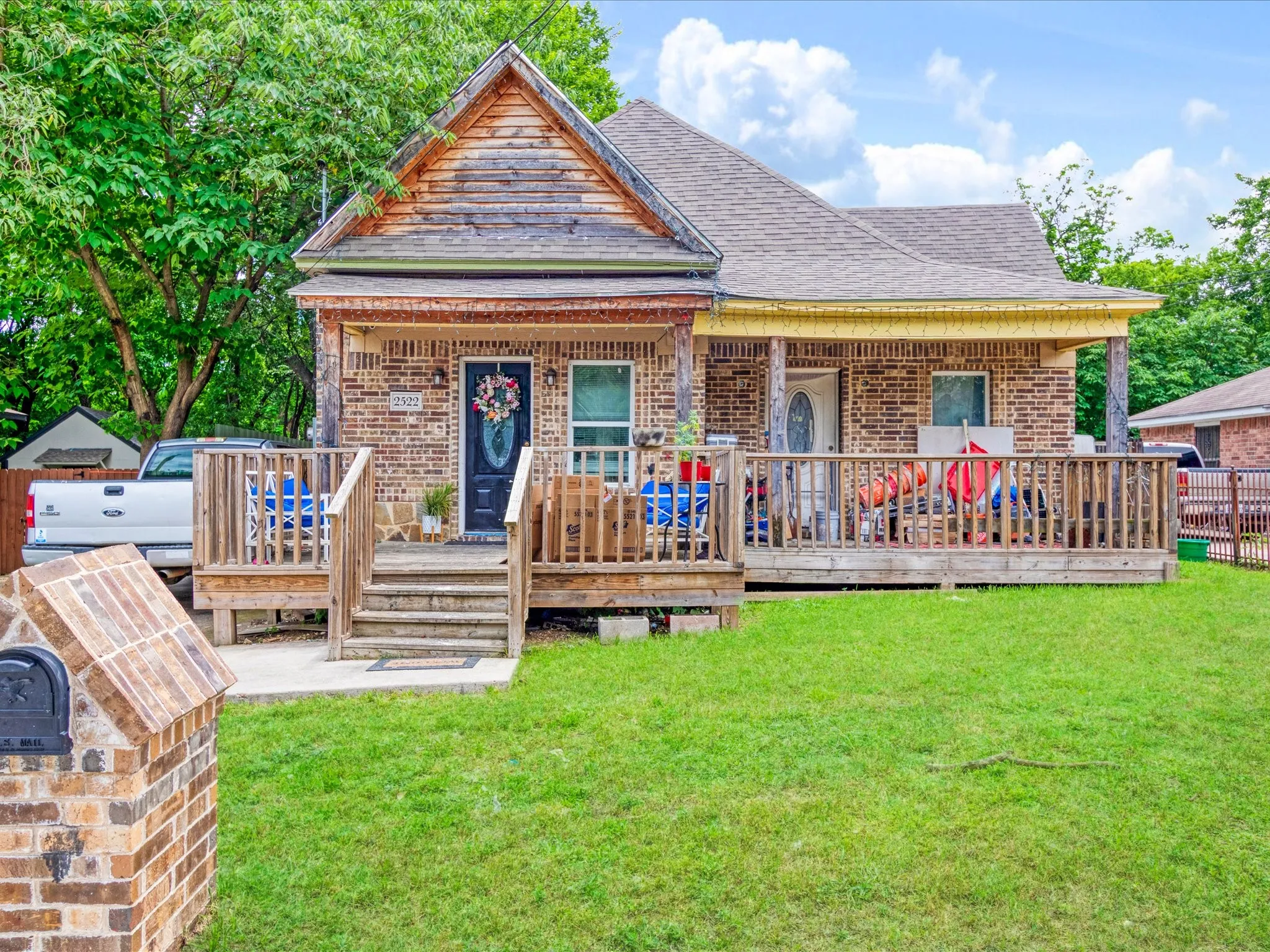Single Family Residence For Sale in Dallas County , 2522 Wilhurt Avenue, Dallas, Texas 75216, 4 Bedroom, 2 Bathroom, Garage spaces, 1,244 Sqft, built in 1940, mls#21286065, Real Estate Agent in Dallas, Homes For Sale in Dallas county, Homes For Sale in Dallas, Realtor in Dallas Texas, Real Estate Brokerage Independent Realty Texas, Luminita Cordes Realtor