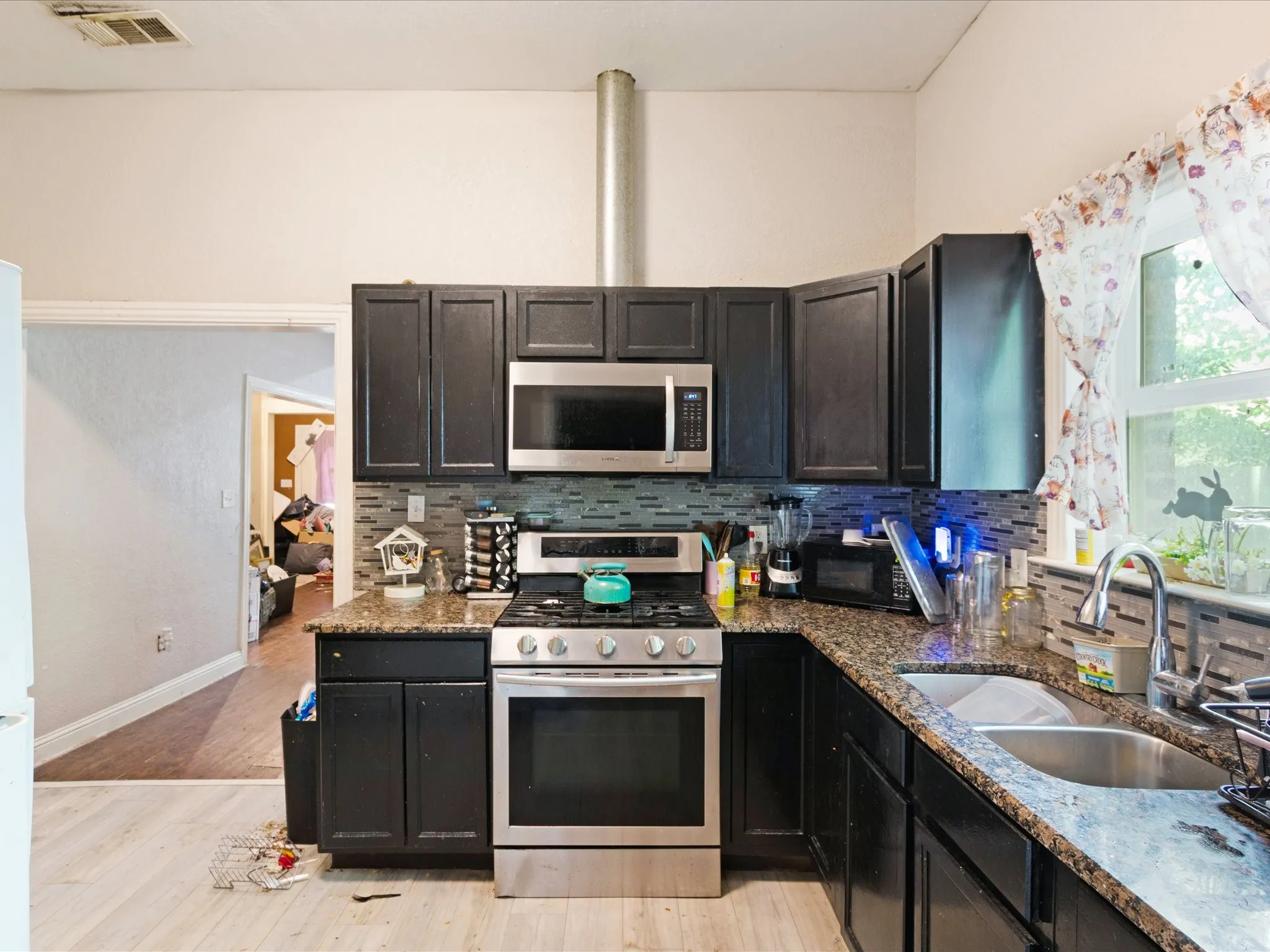 Single Family Residence For Sale in Dallas County , 2522 Wilhurt Avenue, Dallas, Texas 75216, 4 Bedroom, 2 Bathroom, Garage spaces, 1,244 Sqft, built in 1940, mls#21286065, Real Estate Agent in Dallas, Homes For Sale in Dallas county, Homes For Sale in Dallas, Realtor in Dallas Texas, Real Estate Brokerage Independent Realty Texas, Luminita Cordes Realtor