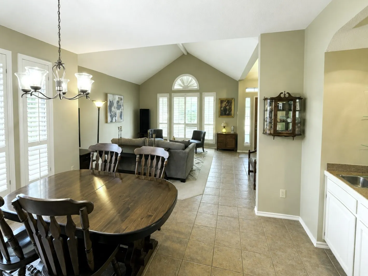 Single Family Residence For Sale in Collin County , 1221 Big Bend Drive, Mc Kinney, Texas 75069, 4 Bedroom, 3 Bathroom, Garage spaces, 2,504 Sqft, built in 1990, mls#21286091, Real Estate Agent in Mc Kinney, Homes For Sale in Collin county, Homes For Sale in Mc Kinney, Realtor in Mc Kinney Texas, Real Estate Brokerage Independent Realty Texas, Luminita Cordes Realtor