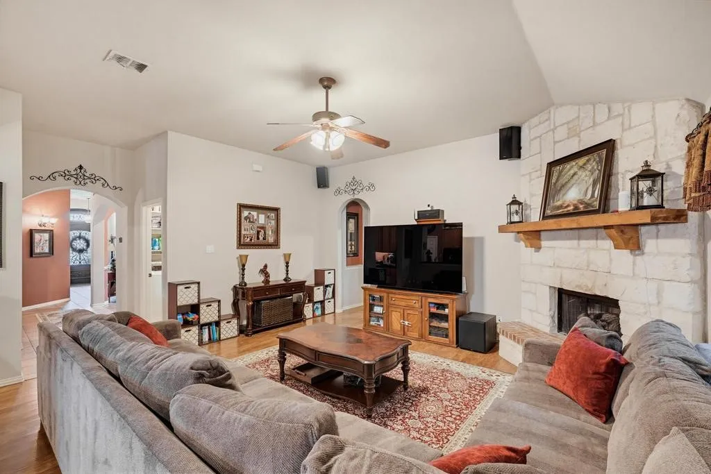 Single Family Residence For Sale in Tarrant County , 5204 Appalachian Way, Fort Worth, Texas 76123, 4 Bedrooms, 2 Bathrooms, 2 Garage spaces, 2,268 Sqft, built in 2002, Price $325,000, mls#21286121, Real Estate Agent in Fort Worth, Homes For Sale in Tarrant county, Homes For Sale in Fort Worth, Realtor in Fort Worth Texas, Real Estate Brokerage Independent Realty Texas, Luminita Cordes Realtor