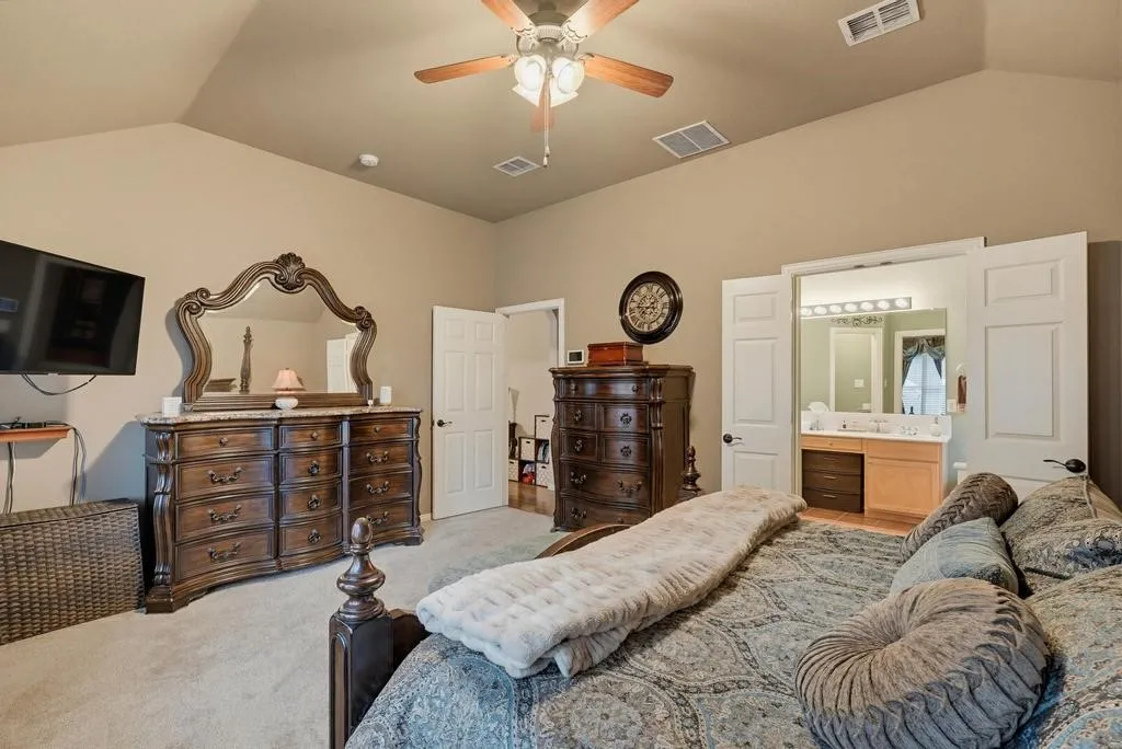 Single Family Residence For Sale in Tarrant County , 5204 Appalachian Way, Fort Worth, Texas 76123, 4 Bedrooms, 2 Bathrooms, 2 Garage spaces, 2,268 Sqft, built in 2002, Price $325,000, mls#21286121, Real Estate Agent in Fort Worth, Homes For Sale in Tarrant county, Homes For Sale in Fort Worth, Realtor in Fort Worth Texas, Real Estate Brokerage Independent Realty Texas, Luminita Cordes Realtor