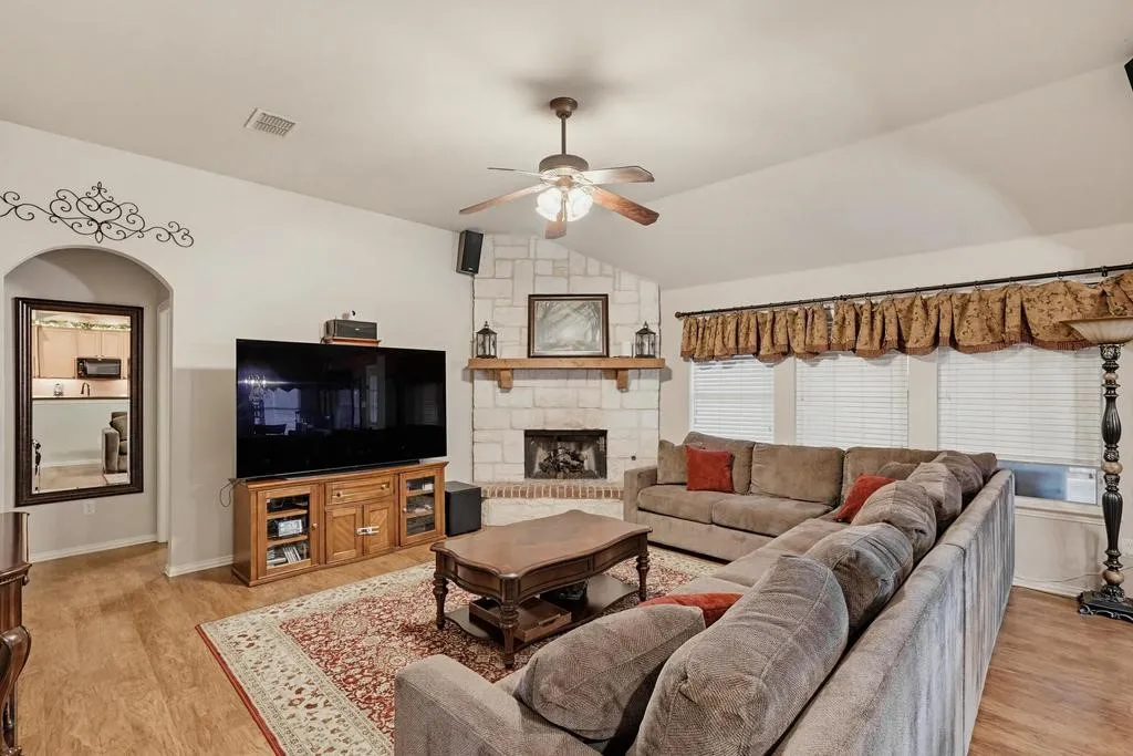 Single Family Residence For Sale in Tarrant County , 5204 Appalachian Way, Fort Worth, Texas 76123, 4 Bedrooms, 2 Bathrooms, 2 Garage spaces, 2,268 Sqft, built in 2002, Price $325,000, mls#21286121, Real Estate Agent in Fort Worth, Homes For Sale in Tarrant county, Homes For Sale in Fort Worth, Realtor in Fort Worth Texas, Real Estate Brokerage Independent Realty Texas, Luminita Cordes Realtor
