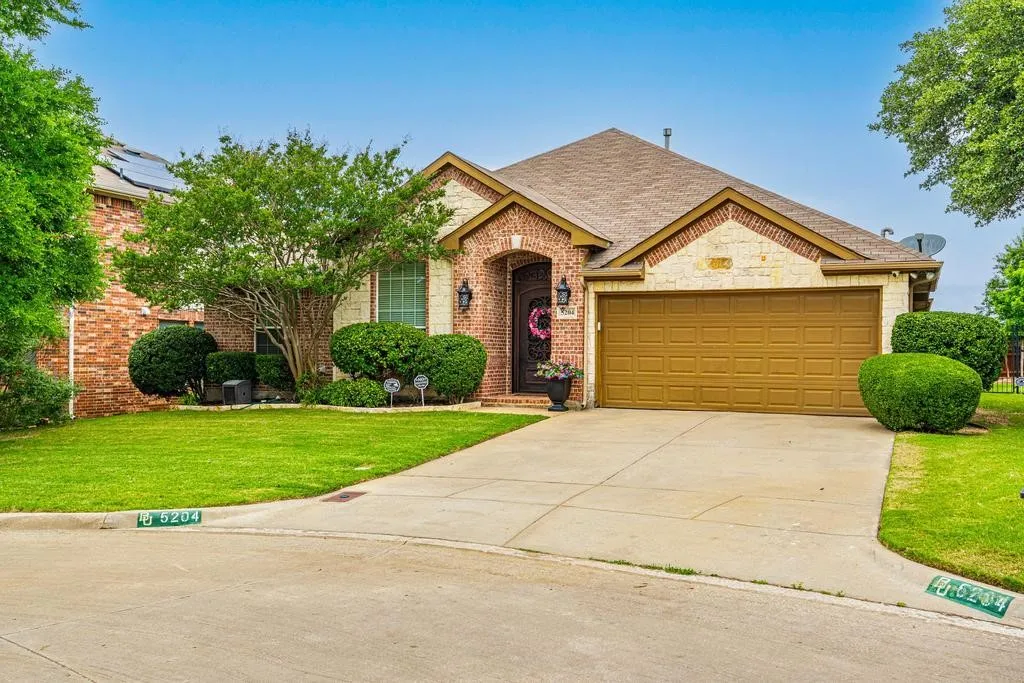 Single Family Residence For Sale in Tarrant County , 5204 Appalachian Way, Fort Worth, Texas 76123, 4 Bedrooms, 2 Bathrooms, 2 Garage spaces, 2,268 Sqft, built in 2002, Price $325,000, mls#21286121, Real Estate Agent in Fort Worth, Homes For Sale in Tarrant county, Homes For Sale in Fort Worth, Realtor in Fort Worth Texas, Real Estate Brokerage Independent Realty Texas, Luminita Cordes Realtor