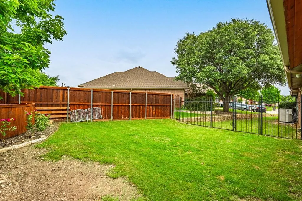 Single Family Residence For Sale in Tarrant County , 5204 Appalachian Way, Fort Worth, Texas 76123, 4 Bedrooms, 2 Bathrooms, 2 Garage spaces, 2,268 Sqft, built in 2002, Price $325,000, mls#21286121, Real Estate Agent in Fort Worth, Homes For Sale in Tarrant county, Homes For Sale in Fort Worth, Realtor in Fort Worth Texas, Real Estate Brokerage Independent Realty Texas, Luminita Cordes Realtor