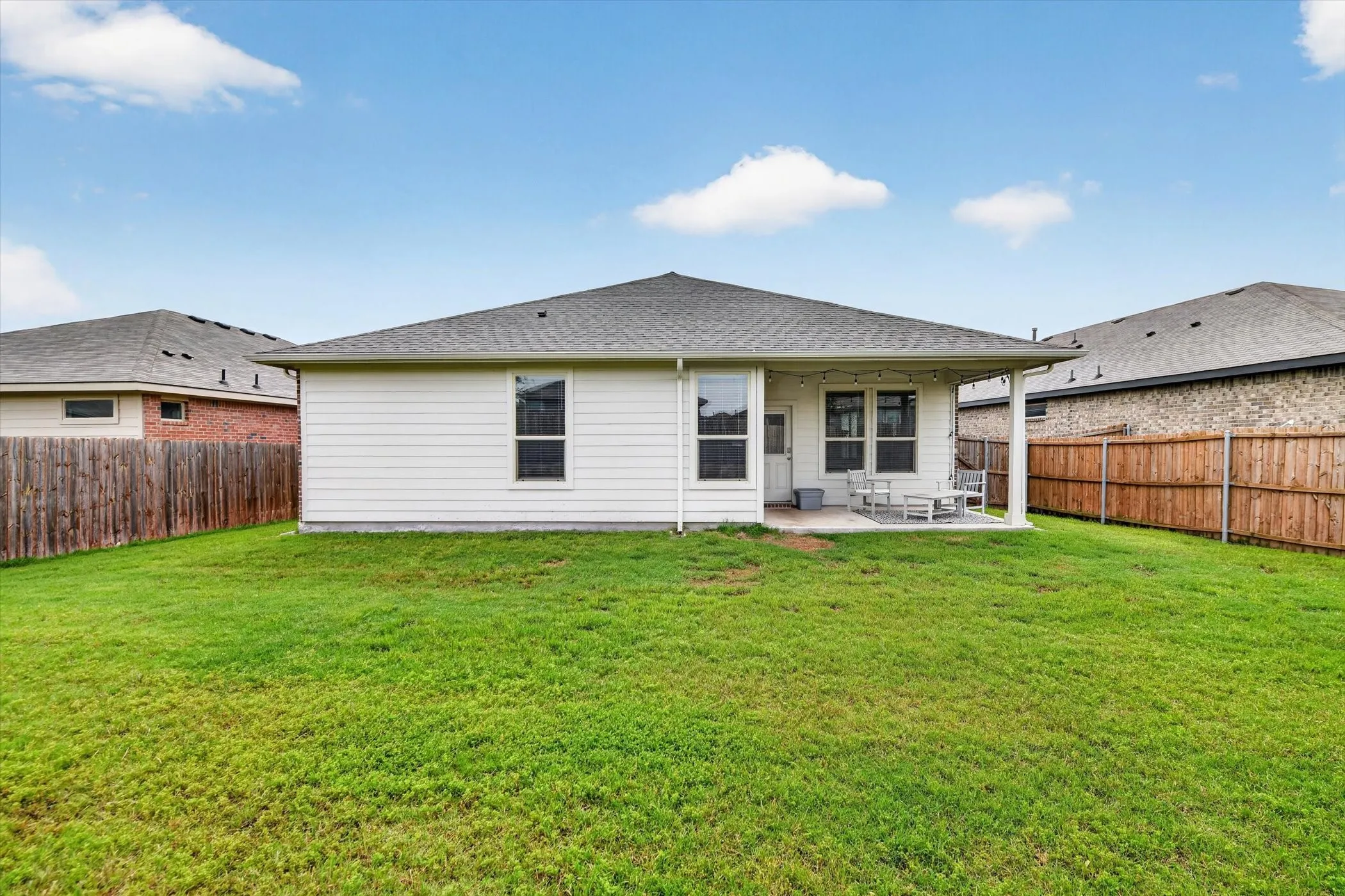 Single Family Residence For Sale in Parker County , 2428 O'Connor Ranch Drive, Weatherford, Texas 76087, 3 Bedroom, 2 Bathroom, 2 Garage spaces, 1,736 Sqft, built in 2021, mls#21286074, Real Estate Agent in Weatherford, Homes For Sale in Parker county, Homes For Sale in Weatherford, Realtor in Weatherford Texas, Real Estate Brokerage Independent Realty Texas, Luminita Cordes Realtor