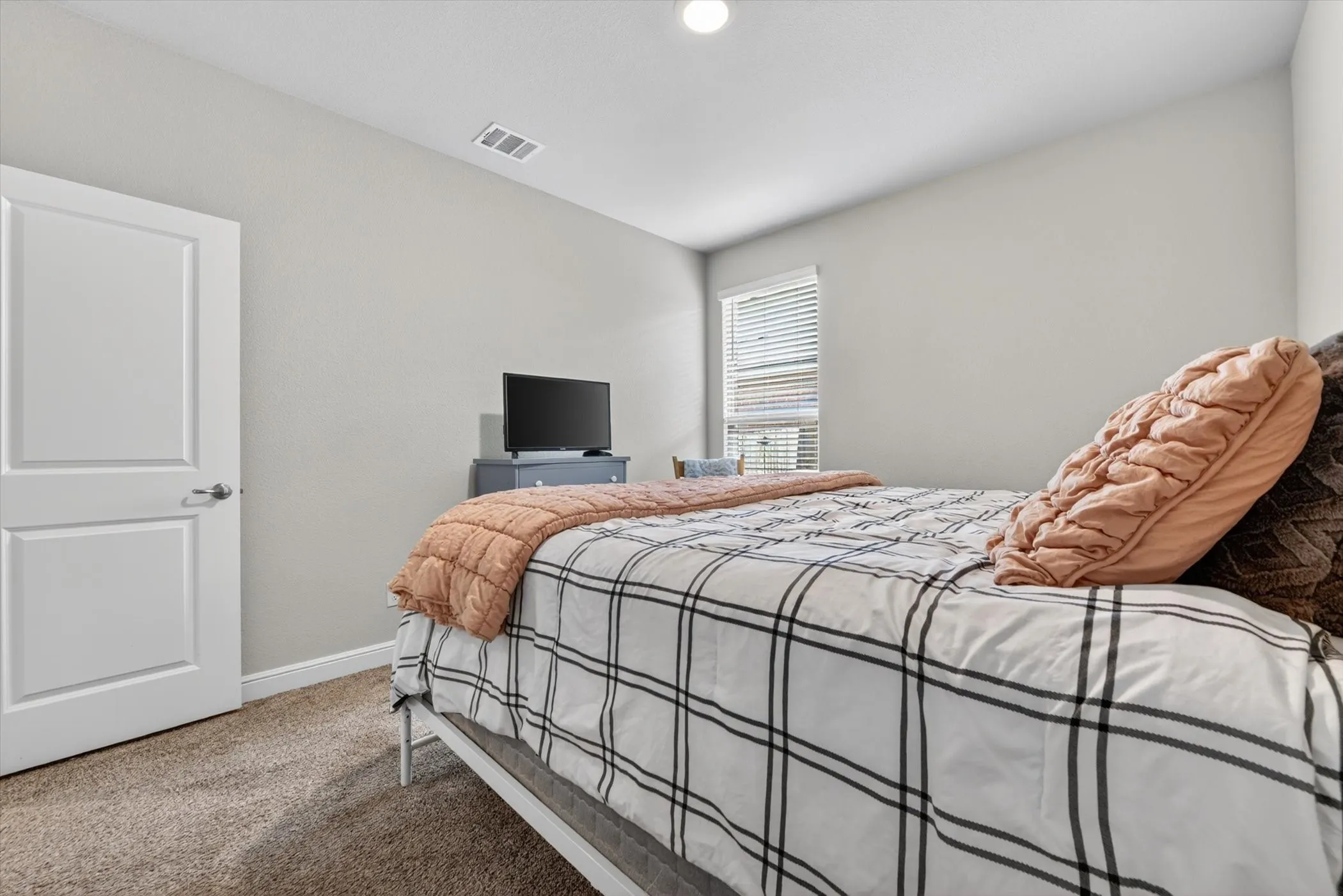 Single Family Residence For Sale in Parker County , 2428 O'Connor Ranch Drive, Weatherford, Texas 76087, 3 Bedroom, 2 Bathroom, 2 Garage spaces, 1,736 Sqft, built in 2021, mls#21286074, Real Estate Agent in Weatherford, Homes For Sale in Parker county, Homes For Sale in Weatherford, Realtor in Weatherford Texas, Real Estate Brokerage Independent Realty Texas, Luminita Cordes Realtor