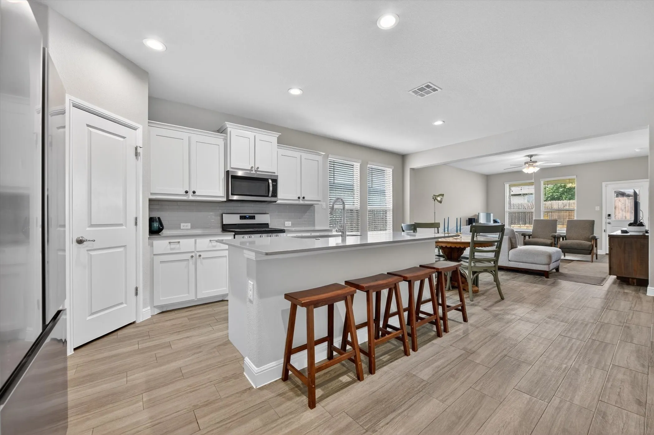 Single Family Residence For Sale in Parker County , 2428 O'Connor Ranch Drive, Weatherford, Texas 76087, 3 Bedroom, 2 Bathroom, 2 Garage spaces, 1,736 Sqft, built in 2021, mls#21286074, Real Estate Agent in Weatherford, Homes For Sale in Parker county, Homes For Sale in Weatherford, Realtor in Weatherford Texas, Real Estate Brokerage Independent Realty Texas, Luminita Cordes Realtor