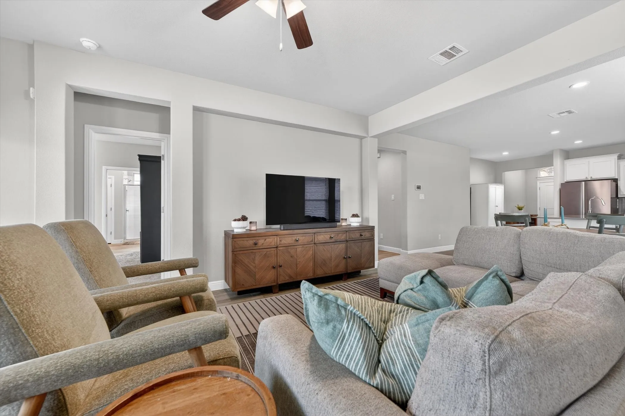 Single Family Residence For Sale in Parker County , 2428 O'Connor Ranch Drive, Weatherford, Texas 76087, 3 Bedroom, 2 Bathroom, 2 Garage spaces, 1,736 Sqft, built in 2021, mls#21286074, Real Estate Agent in Weatherford, Homes For Sale in Parker county, Homes For Sale in Weatherford, Realtor in Weatherford Texas, Real Estate Brokerage Independent Realty Texas, Luminita Cordes Realtor