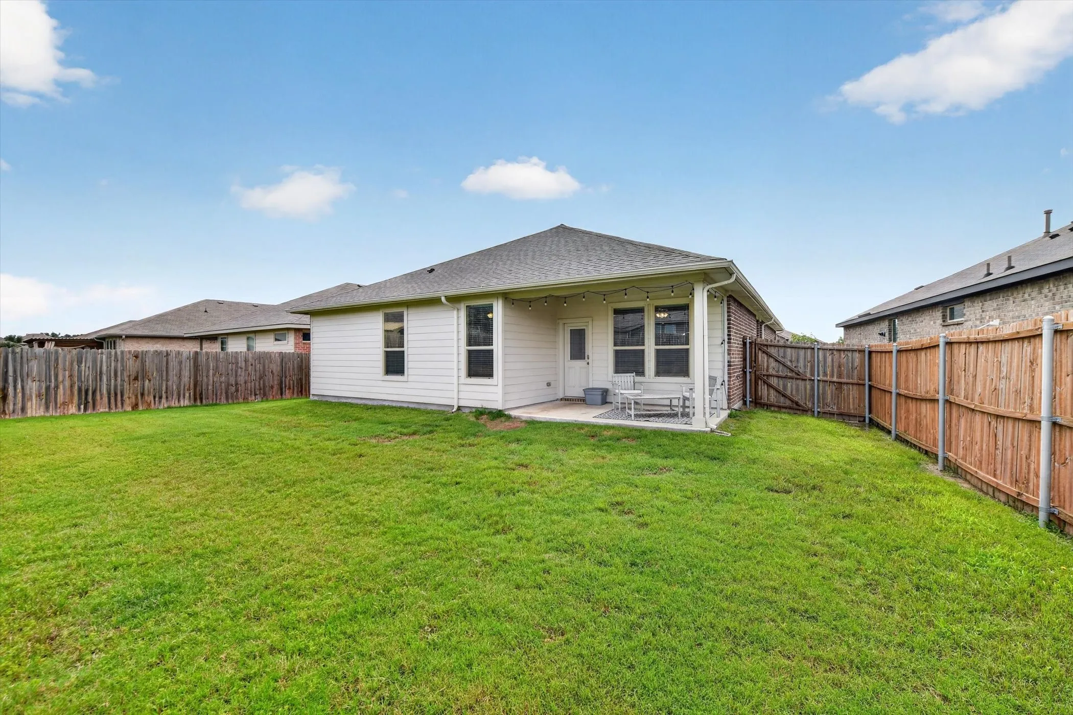 Single Family Residence For Sale in Parker County , 2428 O'Connor Ranch Drive, Weatherford, Texas 76087, 3 Bedroom, 2 Bathroom, 2 Garage spaces, 1,736 Sqft, built in 2021, mls#21286074, Real Estate Agent in Weatherford, Homes For Sale in Parker county, Homes For Sale in Weatherford, Realtor in Weatherford Texas, Real Estate Brokerage Independent Realty Texas, Luminita Cordes Realtor
