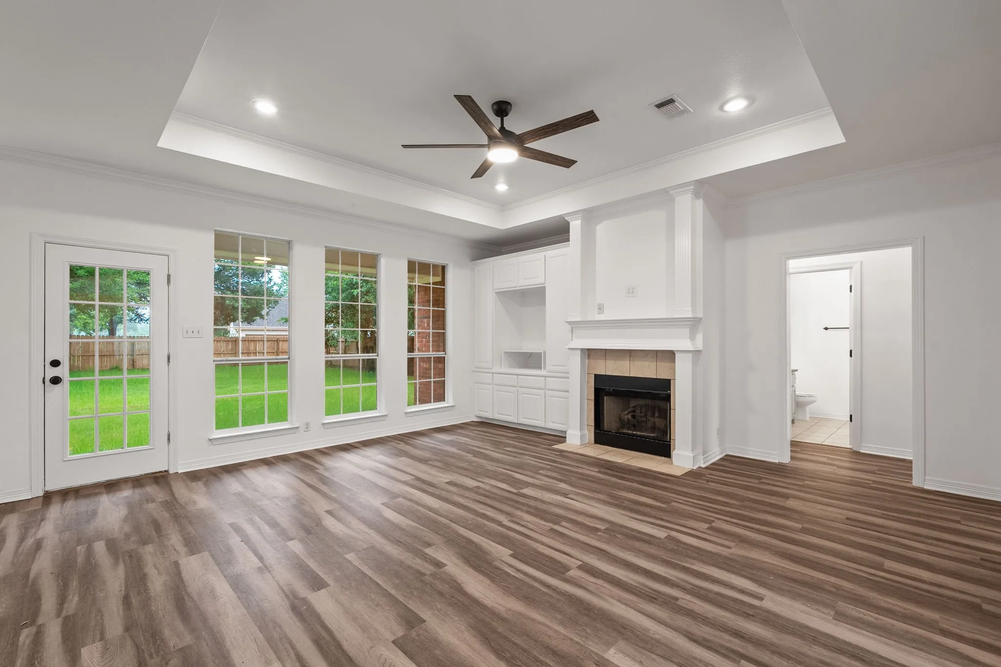 large living room gas log fireplace