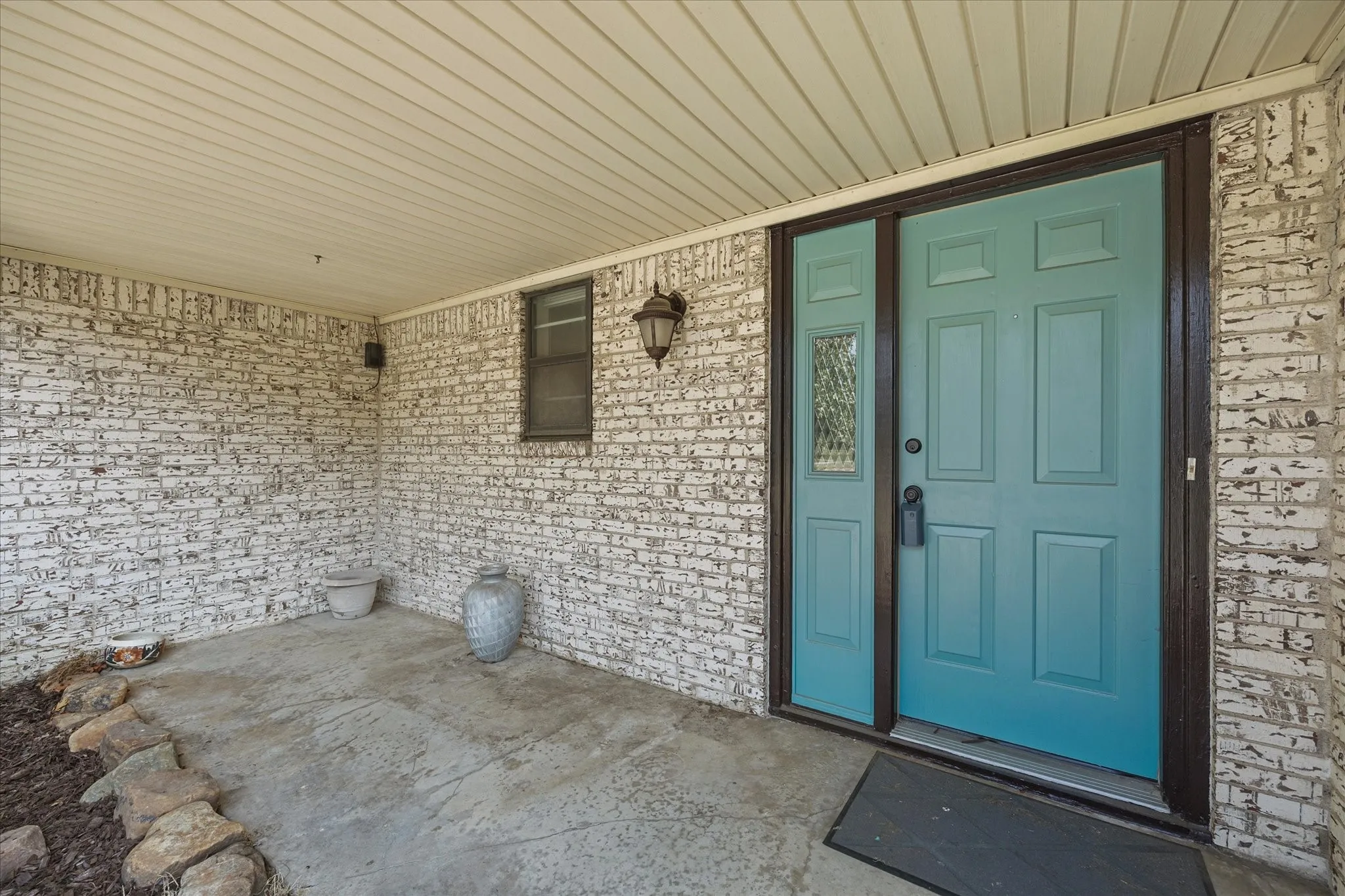 Single Family Residence For Sale in Hunt County , 2308 Royal Lane, Greenville, Texas 75402, 4 Bedroom, 3 Bathroom, 2 Garage spaces, 2,336 Sqft, built in 1968, mls#21280336, Real Estate Agent in Greenville, Homes For Sale in Hunt county, Homes For Sale in Greenville, Realtor in Greenville Texas, Real Estate Brokerage Independent Realty Texas, Luminita Cordes Realtor