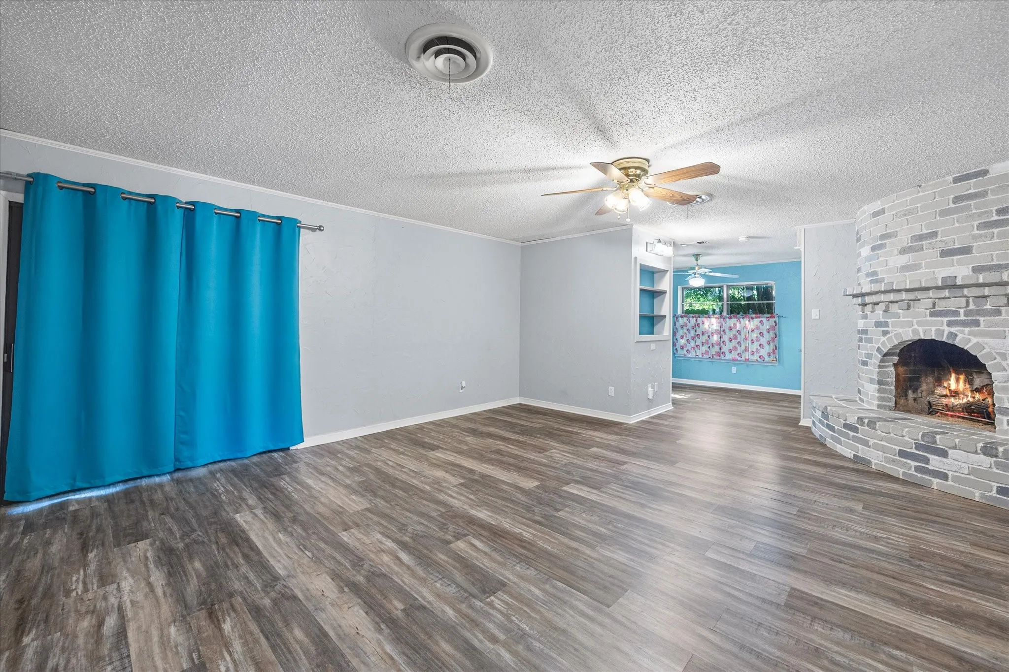 Single Family Residence For Sale in Hunt County , 2308 Royal Lane, Greenville, Texas 75402, 4 Bedroom, 3 Bathroom, 2 Garage spaces, 2,336 Sqft, built in 1968, mls#21280336, Real Estate Agent in Greenville, Homes For Sale in Hunt county, Homes For Sale in Greenville, Realtor in Greenville Texas, Real Estate Brokerage Independent Realty Texas, Luminita Cordes Realtor