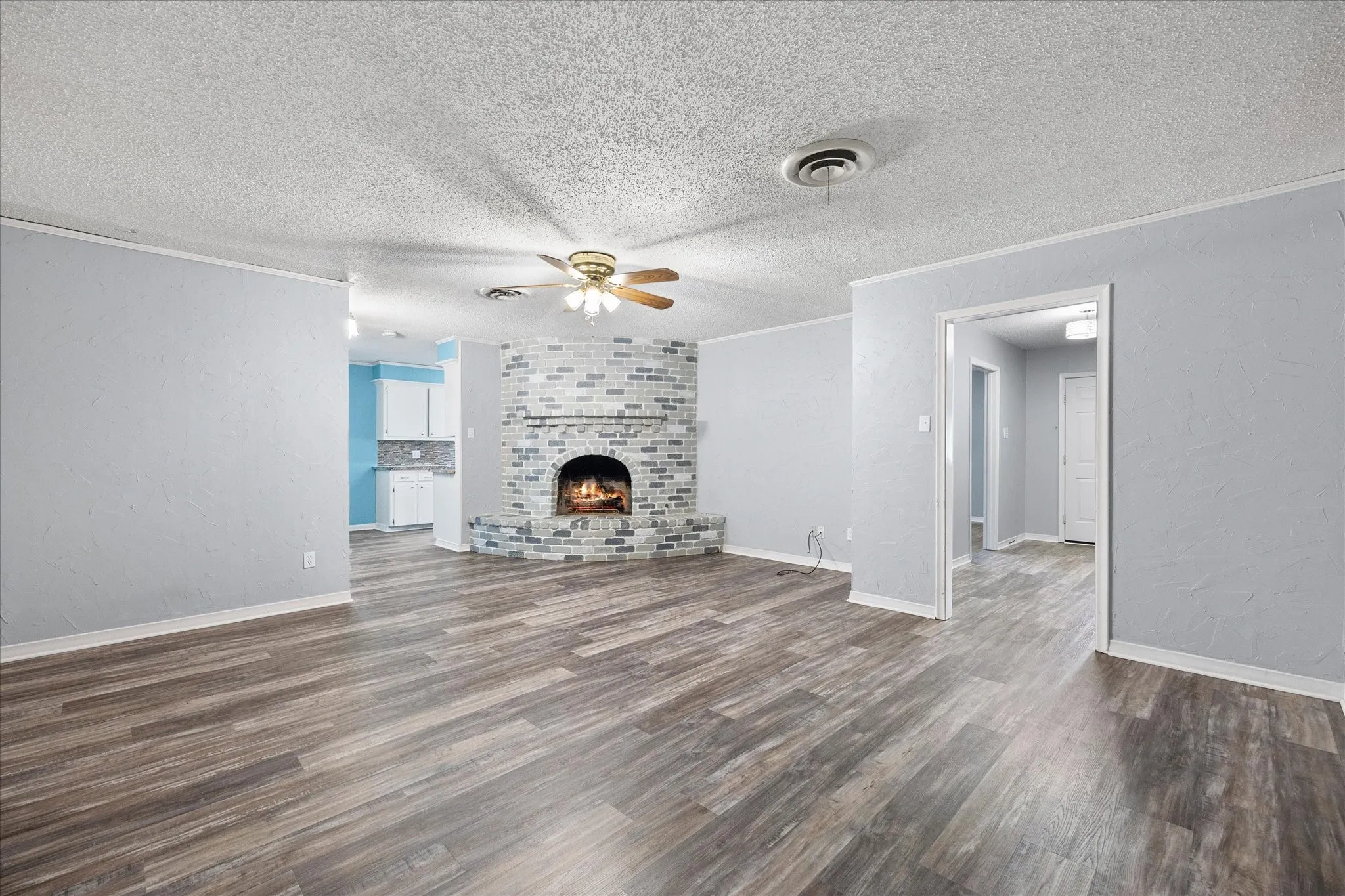 Single Family Residence For Sale in Hunt County , 2308 Royal Lane, Greenville, Texas 75402, 4 Bedroom, 3 Bathroom, 2 Garage spaces, 2,336 Sqft, built in 1968, mls#21280336, Real Estate Agent in Greenville, Homes For Sale in Hunt county, Homes For Sale in Greenville, Realtor in Greenville Texas, Real Estate Brokerage Independent Realty Texas, Luminita Cordes Realtor