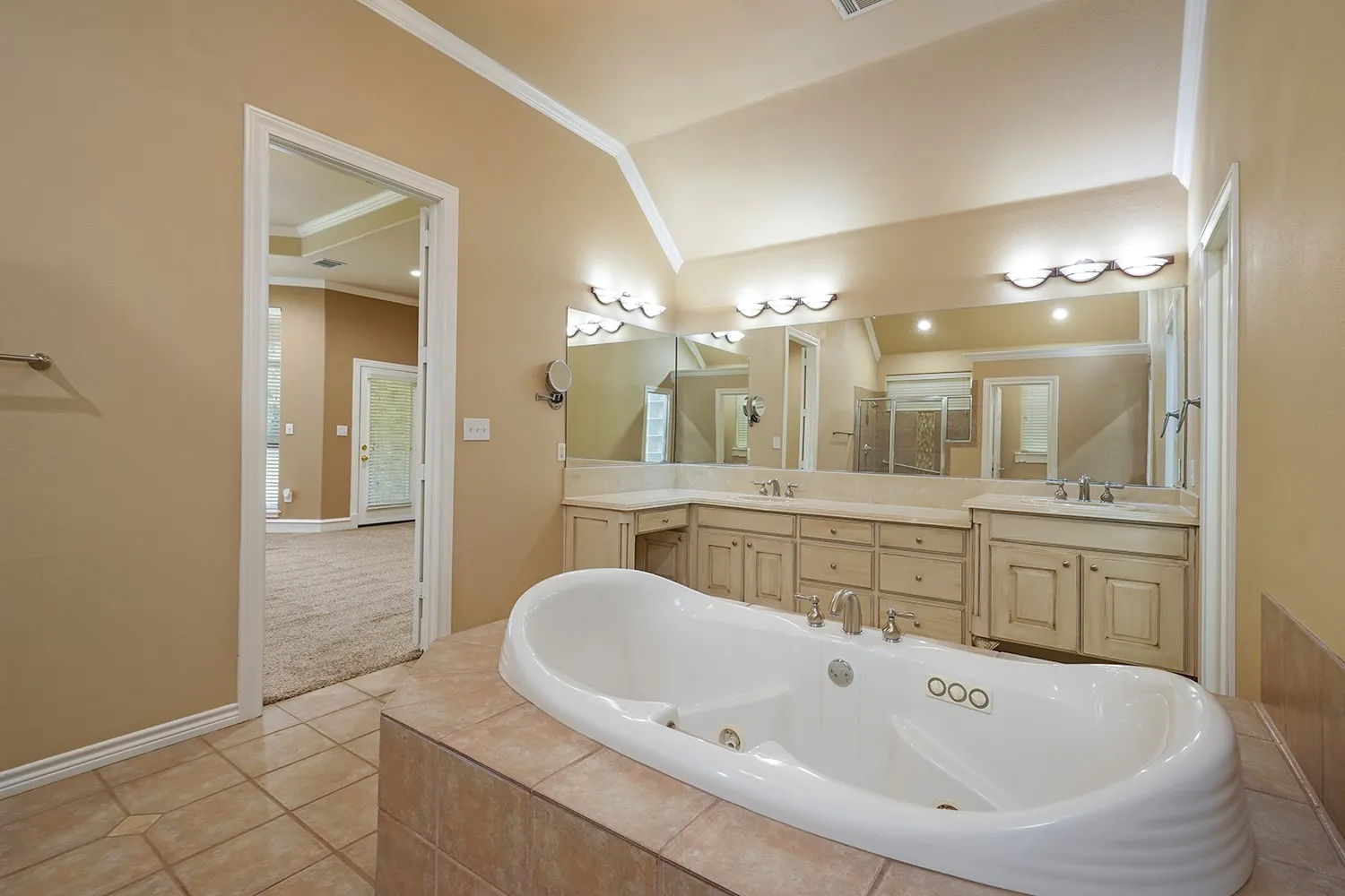 Single Family Residence For Sale in Denton County , 7301 Stallion Street, Denton, Texas 76208, 3 Bedroom, 4 Bathroom, 3 Garage spaces, 3,558 Sqft, built in 2000, mls#21286107, Real Estate Agent in Denton, Homes For Sale in Denton county, Homes For Sale in Denton, Realtor in Denton Texas, Real Estate Brokerage Independent Realty Texas, Luminita Cordes Realtor