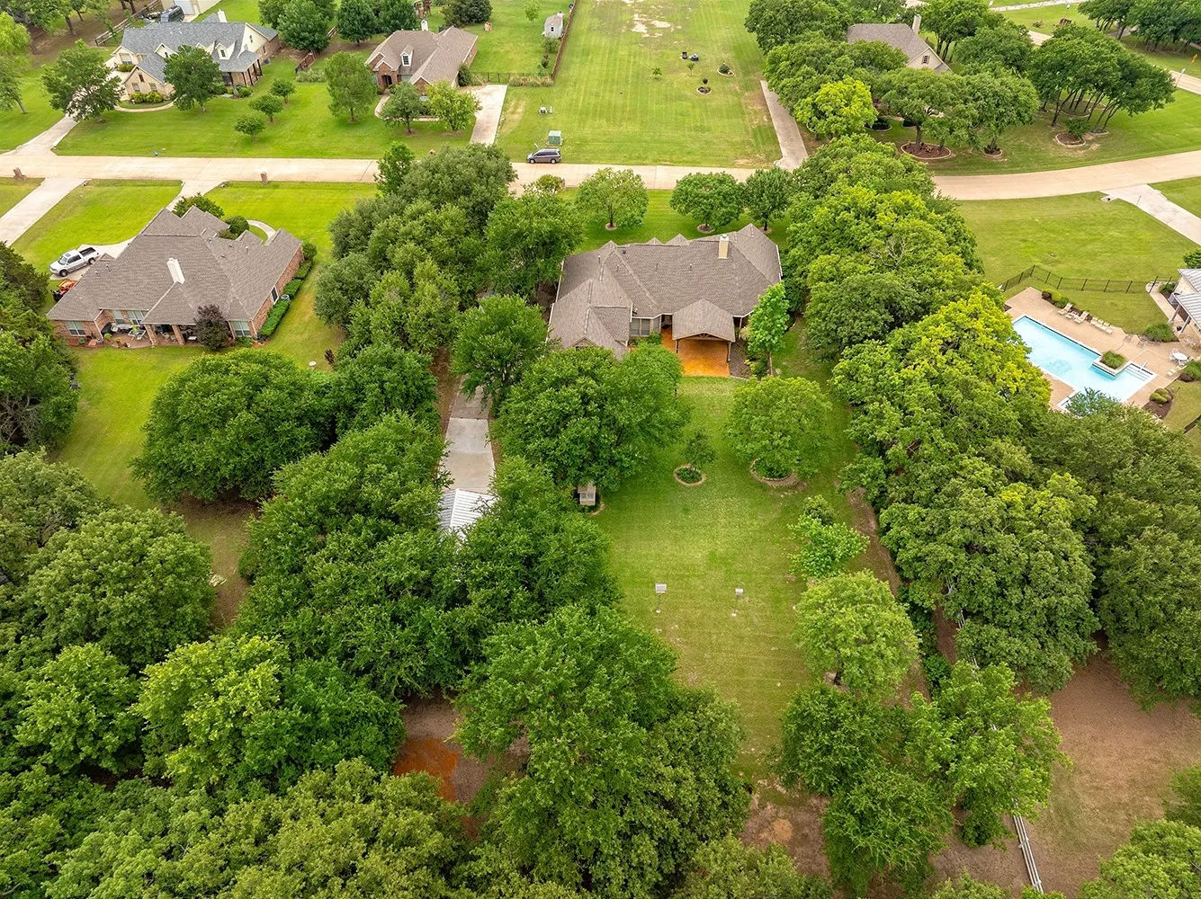 Single Family Residence For Sale in Denton County , 7301 Stallion Street, Denton, Texas 76208, 3 Bedroom, 4 Bathroom, 3 Garage spaces, 3,558 Sqft, built in 2000, mls#21286107, Real Estate Agent in Denton, Homes For Sale in Denton county, Homes For Sale in Denton, Realtor in Denton Texas, Real Estate Brokerage Independent Realty Texas, Luminita Cordes Realtor
