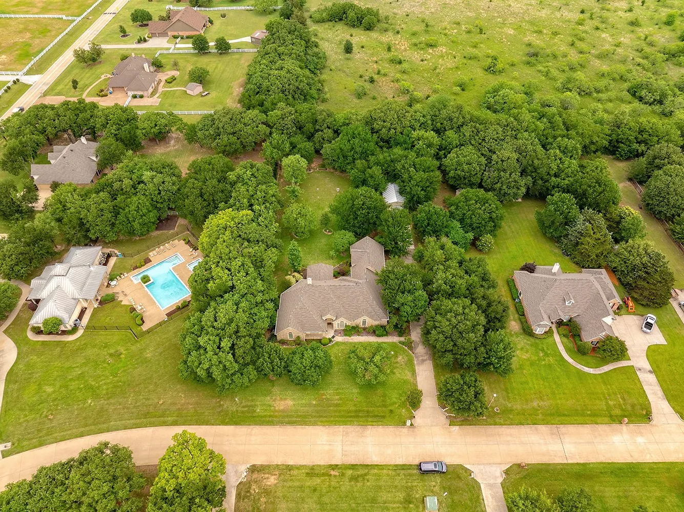 Single Family Residence For Sale in Denton County , 7301 Stallion Street, Denton, Texas 76208, 3 Bedroom, 4 Bathroom, 3 Garage spaces, 3,558 Sqft, built in 2000, mls#21286107, Real Estate Agent in Denton, Homes For Sale in Denton county, Homes For Sale in Denton, Realtor in Denton Texas, Real Estate Brokerage Independent Realty Texas, Luminita Cordes Realtor