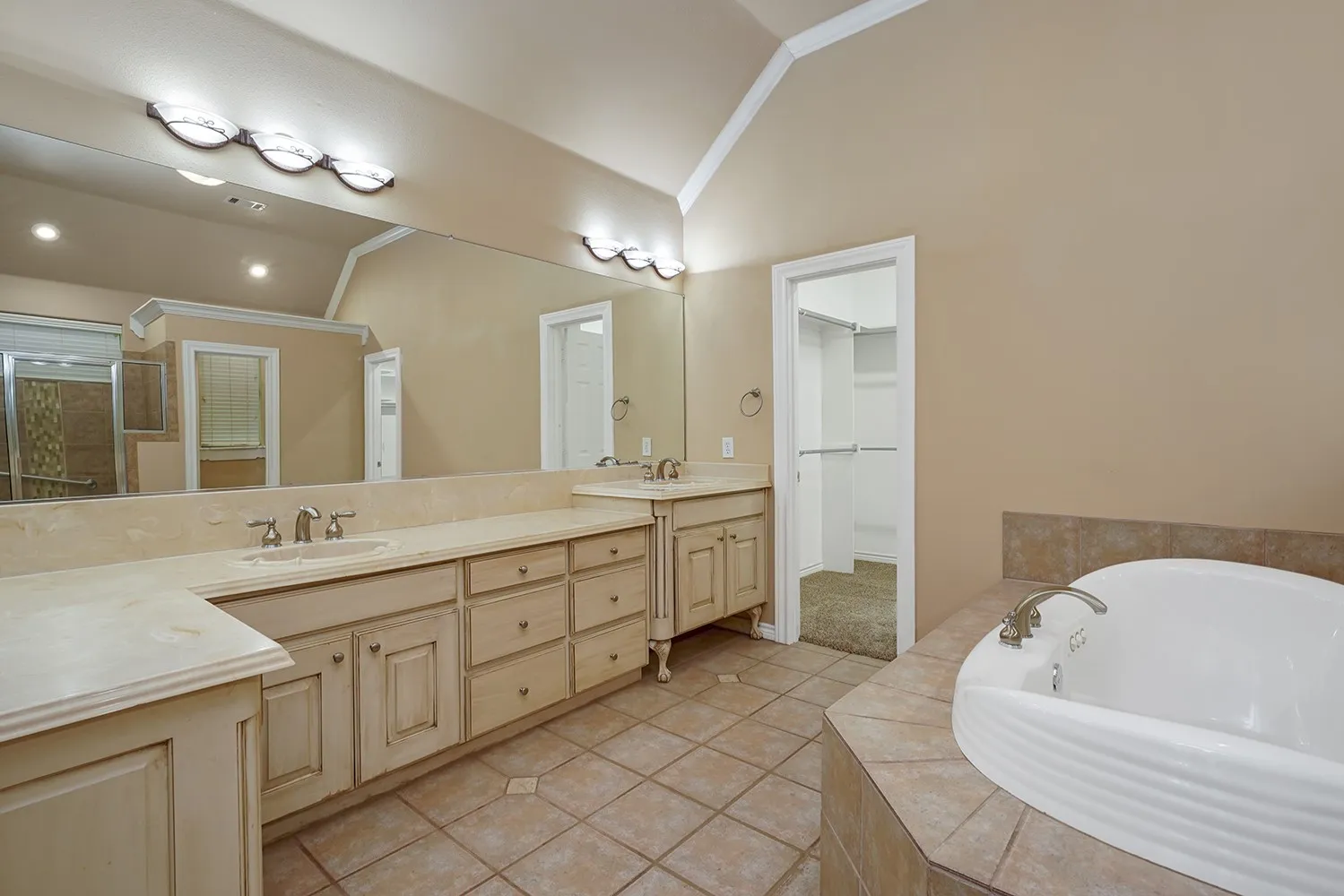 Single Family Residence For Sale in Denton County , 7301 Stallion Street, Denton, Texas 76208, 3 Bedroom, 4 Bathroom, 3 Garage spaces, 3,558 Sqft, built in 2000, mls#21286107, Real Estate Agent in Denton, Homes For Sale in Denton county, Homes For Sale in Denton, Realtor in Denton Texas, Real Estate Brokerage Independent Realty Texas, Luminita Cordes Realtor