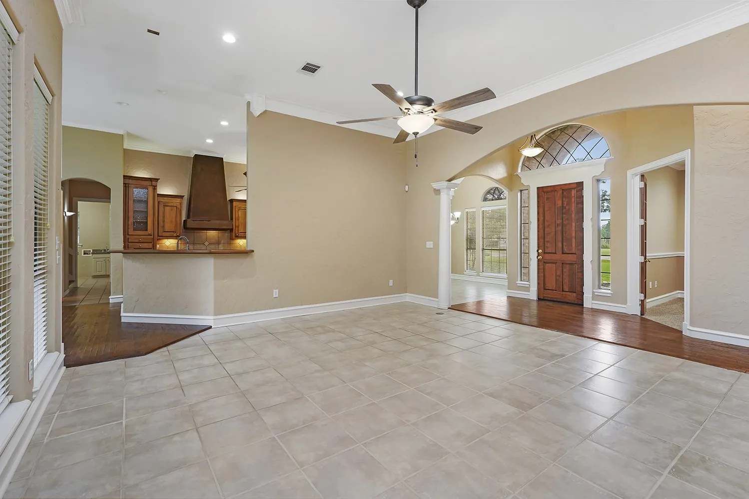 Single Family Residence For Sale in Denton County , 7301 Stallion Street, Denton, Texas 76208, 3 Bedroom, 4 Bathroom, 3 Garage spaces, 3,558 Sqft, built in 2000, mls#21286107, Real Estate Agent in Denton, Homes For Sale in Denton county, Homes For Sale in Denton, Realtor in Denton Texas, Real Estate Brokerage Independent Realty Texas, Luminita Cordes Realtor