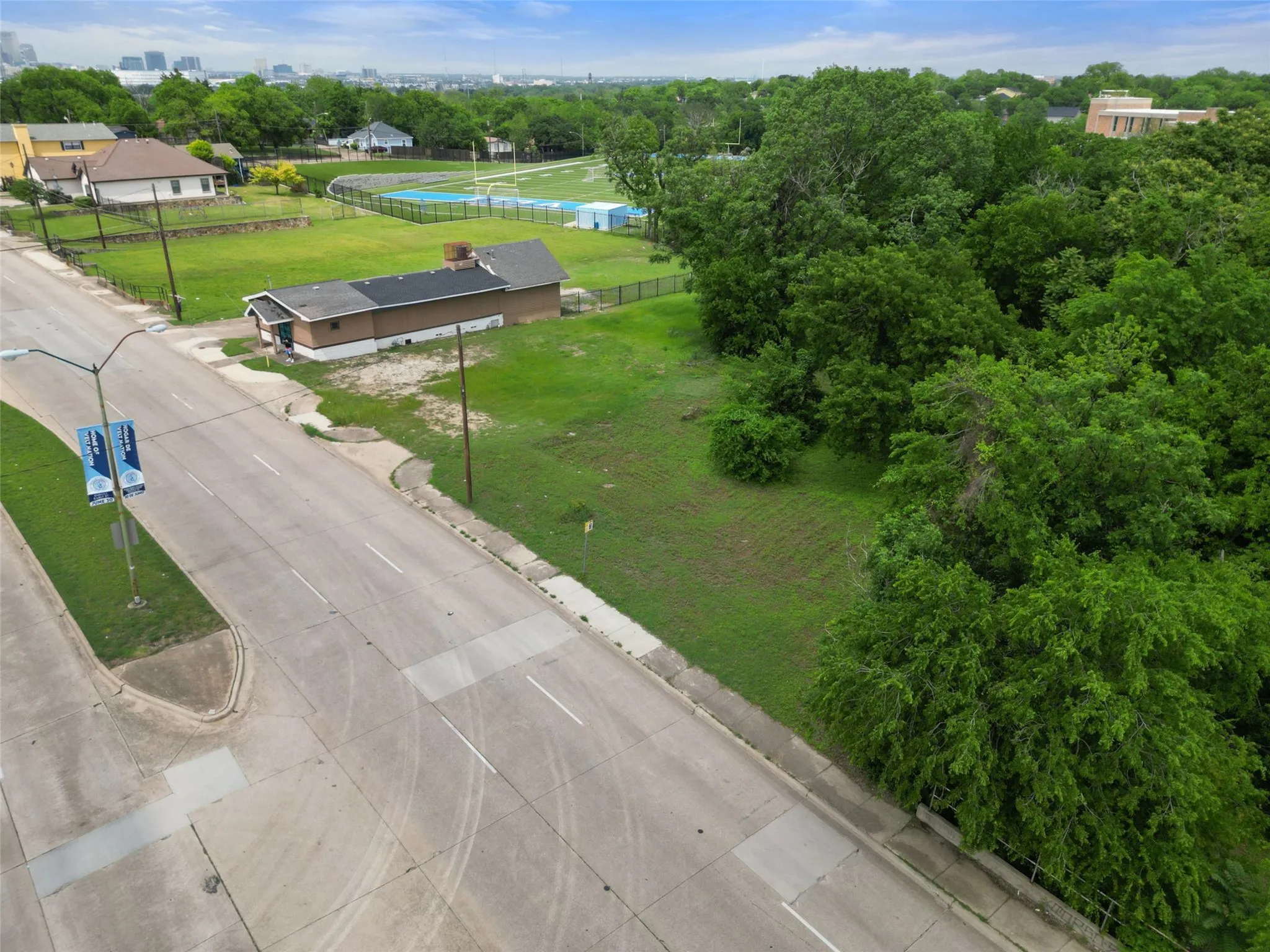 Unimproved Land For Sale in Dallas County , 654 S Corinth Street Road, Dallas, Texas 75203, 0, 0, Garage spaces, 0 Sqft, built in 0, mls#21286136, Real Estate Agent in Dallas, Homes For Sale in Dallas county, Homes For Sale in Dallas, Realtor in Dallas Texas, Real Estate Brokerage Independent Realty Texas, Luminita Cordes Realtor