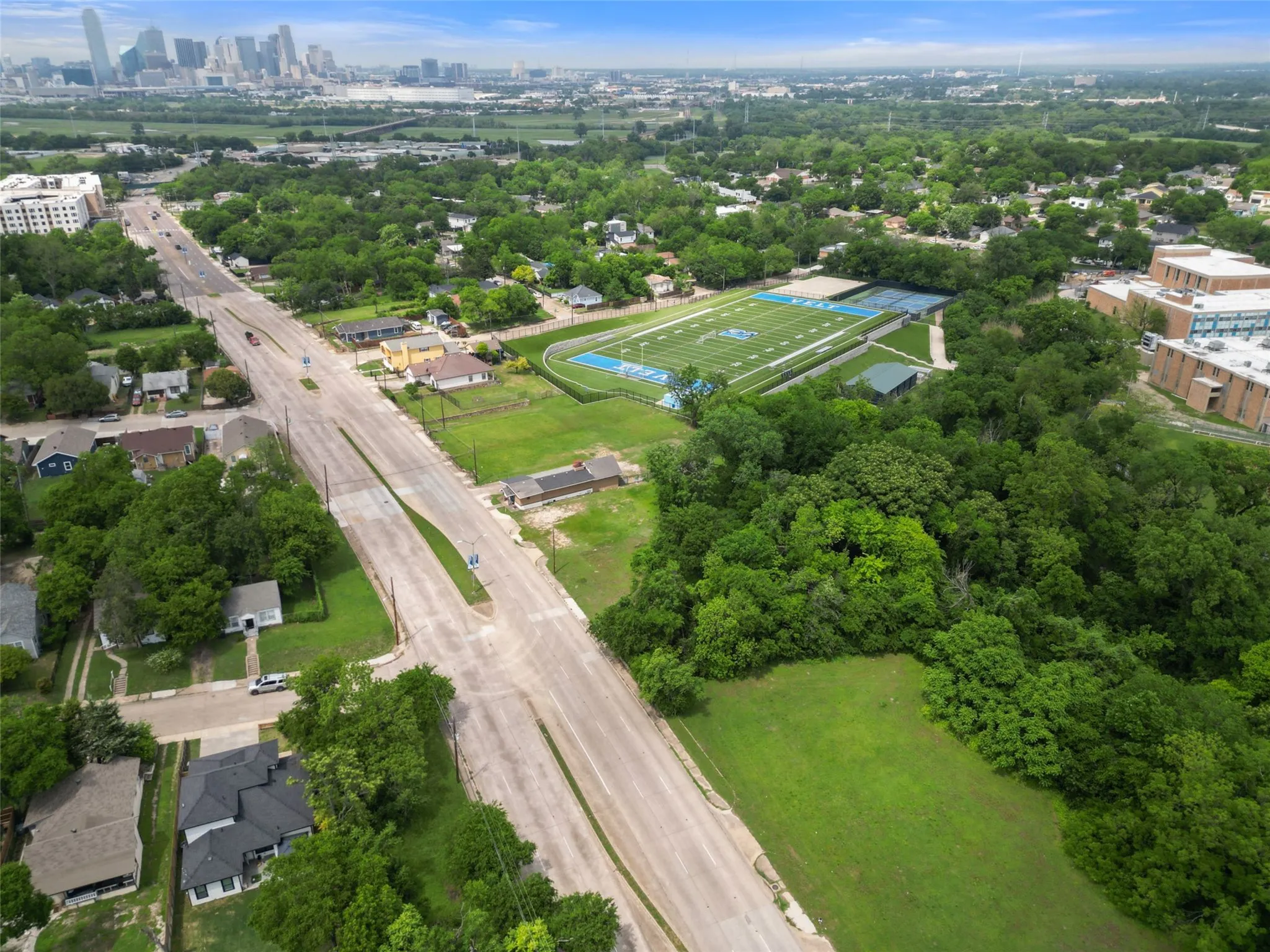 Unimproved Land For Sale in Dallas County , 654 S Corinth Street Road, Dallas, Texas 75203, 0, 0, Garage spaces, 0 Sqft, built in 0, mls#21286136, Real Estate Agent in Dallas, Homes For Sale in Dallas county, Homes For Sale in Dallas, Realtor in Dallas Texas, Real Estate Brokerage Independent Realty Texas, Luminita Cordes Realtor