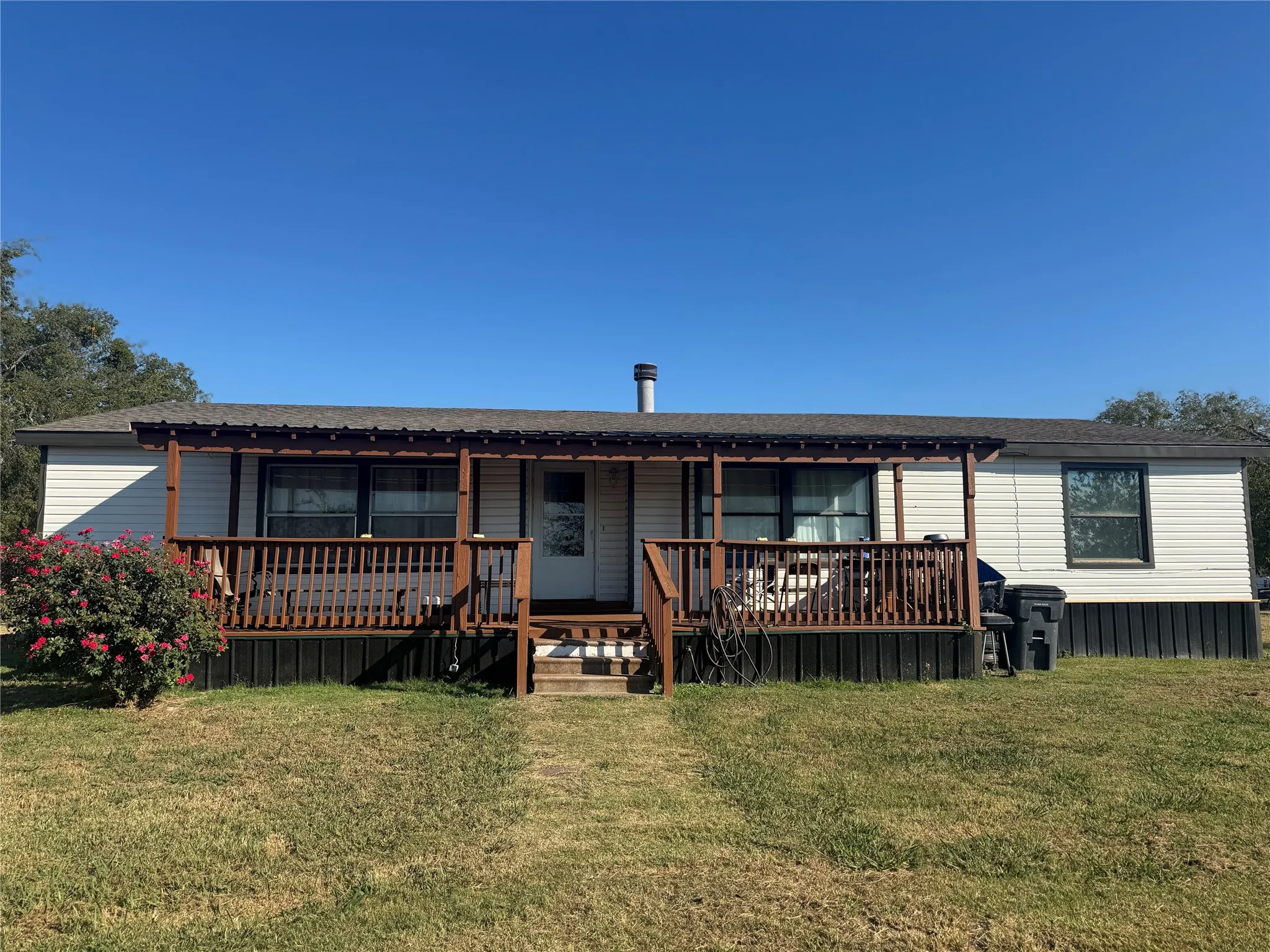 Mobile Home For Sale in Van Zandt County , 320 Vz County Road 3814, Wills Point, Texas 75169, 4 Bedroom, 2 Bathroom, 1 Garage spaces, 1,568 Sqft, built in 1983, mls#21284769, Real Estate Agent in Wills Point, Homes For Sale in Van Zandt county, Homes For Sale in Wills Point, Realtor in Wills Point Texas, Real Estate Brokerage Independent Realty Texas, Luminita Cordes Realtor