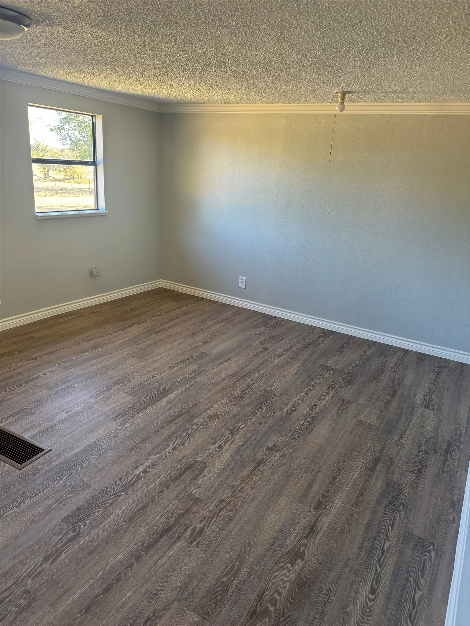 Mobile Home For Sale in Van Zandt County , 320 Vz County Road 3814, Wills Point, Texas 75169, 4 Bedroom, 2 Bathroom, 1 Garage spaces, 1,568 Sqft, built in 1983, mls#21284769, Real Estate Agent in Wills Point, Homes For Sale in Van Zandt county, Homes For Sale in Wills Point, Realtor in Wills Point Texas, Real Estate Brokerage Independent Realty Texas, Luminita Cordes Realtor