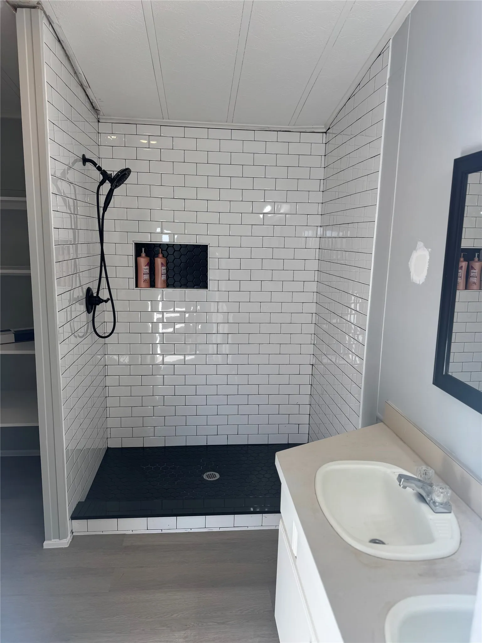 Mobile Home For Sale in Van Zandt County , 320 Vz County Road 3814, Wills Point, Texas 75169, 4 Bedroom, 2 Bathroom, 1 Garage spaces, 1,568 Sqft, built in 1983, mls#21284769, Real Estate Agent in Wills Point, Homes For Sale in Van Zandt county, Homes For Sale in Wills Point, Realtor in Wills Point Texas, Real Estate Brokerage Independent Realty Texas, Luminita Cordes Realtor