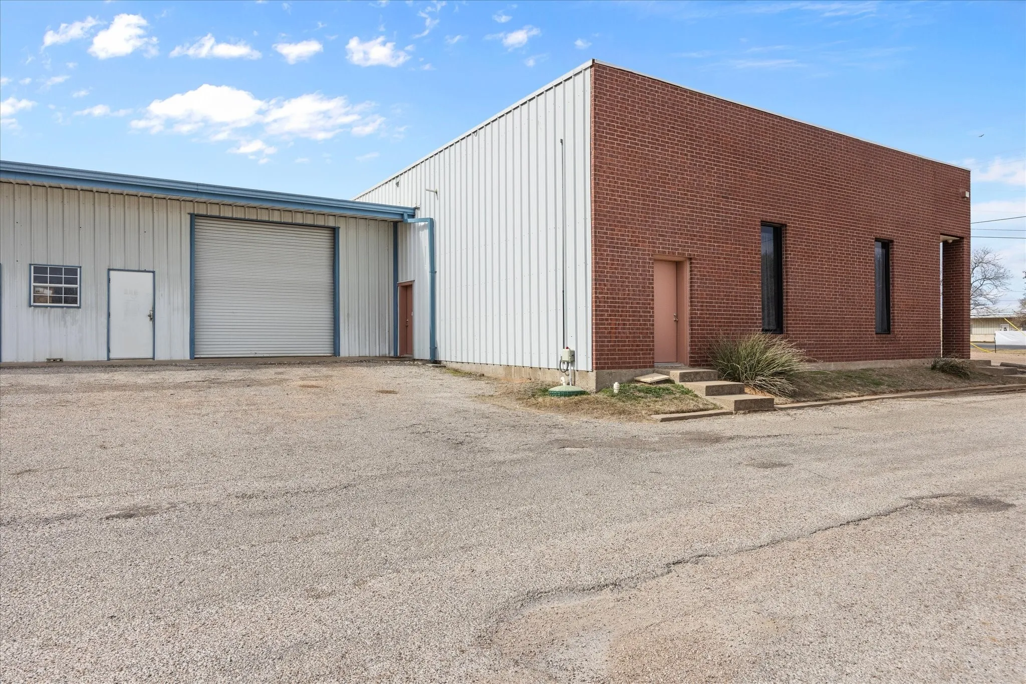 Warehouse For Rent in Hood County , 4053 Acton Highway Warehouse 1, Granbury, Texas 76049, 0, 0, Garage spaces, 0 Sqft, built in 1998, mls#21286139, Real Estate Agent in Granbury, Homes For Rent in Hood county, Homes For Rent in Granbury, Realtor in Granbury Texas, Real Estate Brokerage Independent Realty Texas, Luminita Cordes Realtor